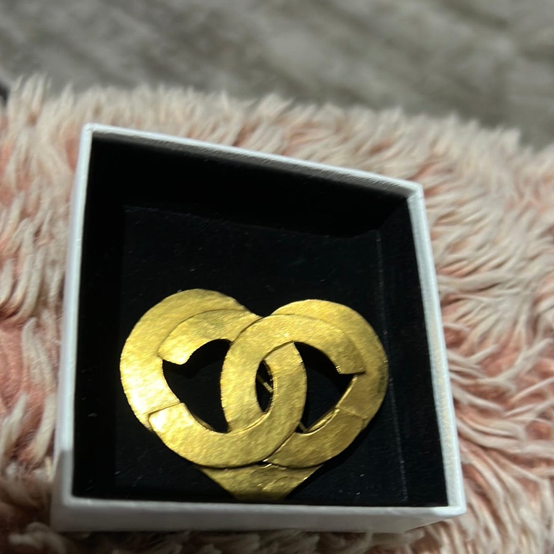 Chanel Chanel Brushed Gold Heart Brooch ASL2909