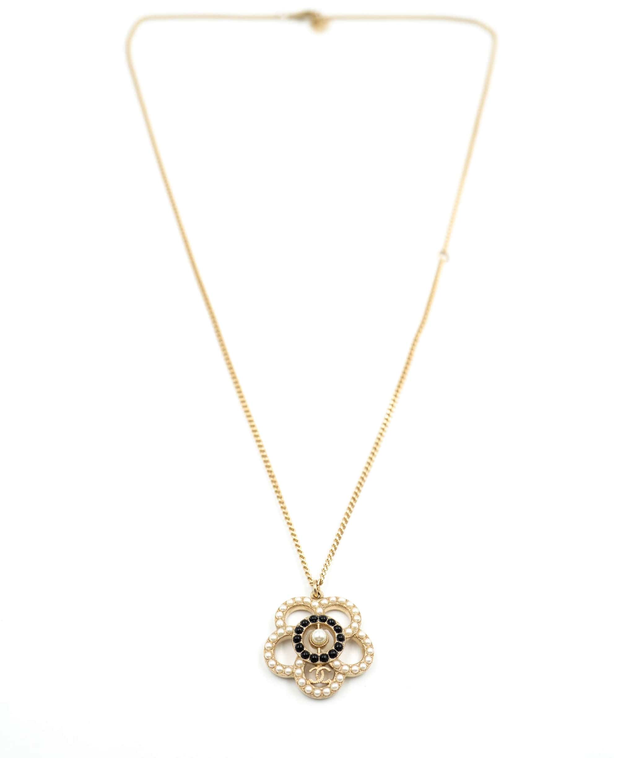 Chanel Chanel Camellia flower motif necklace - AWL3757