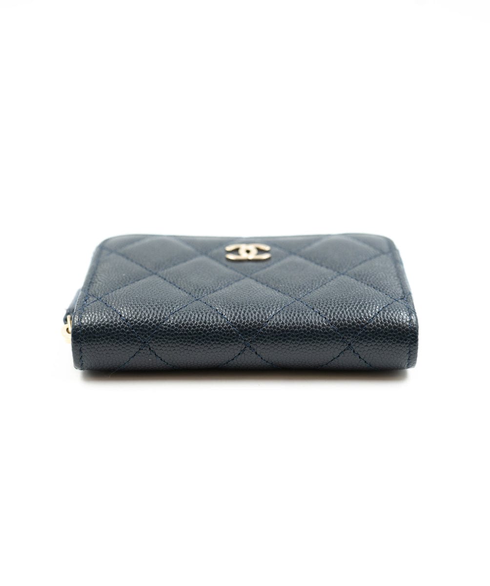 Chanel Chanel caviar skin zip purse - AWL3819