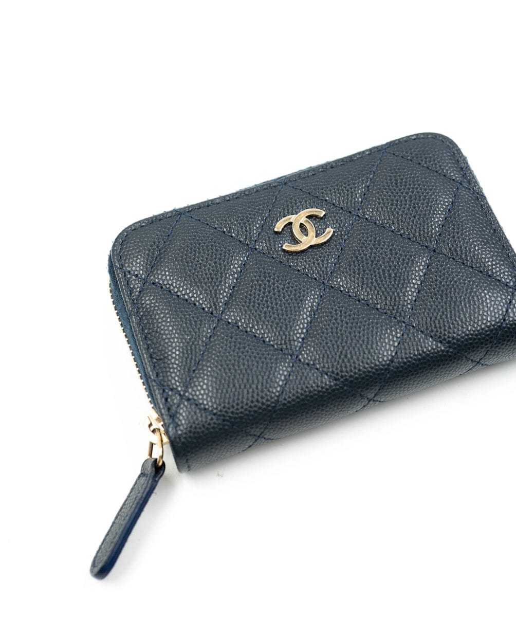 Chanel Chanel caviar skin zip purse - AWL3819