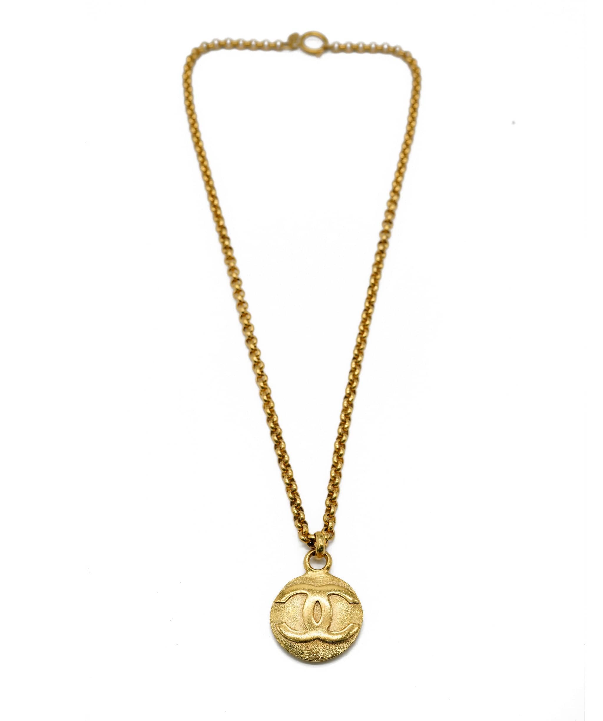 Chanel Chanel CC Circle Pendant Necklace AWL4272