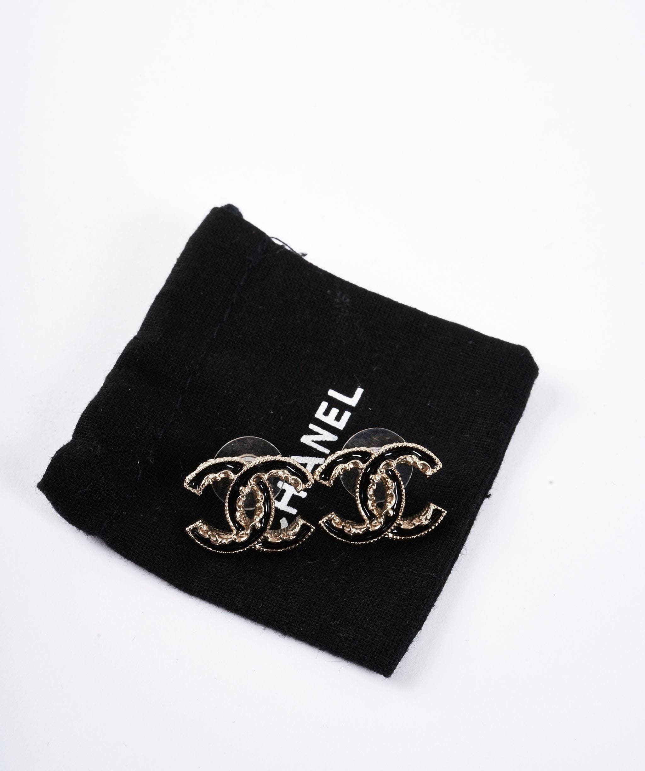 Chanel Chanel CC earrings