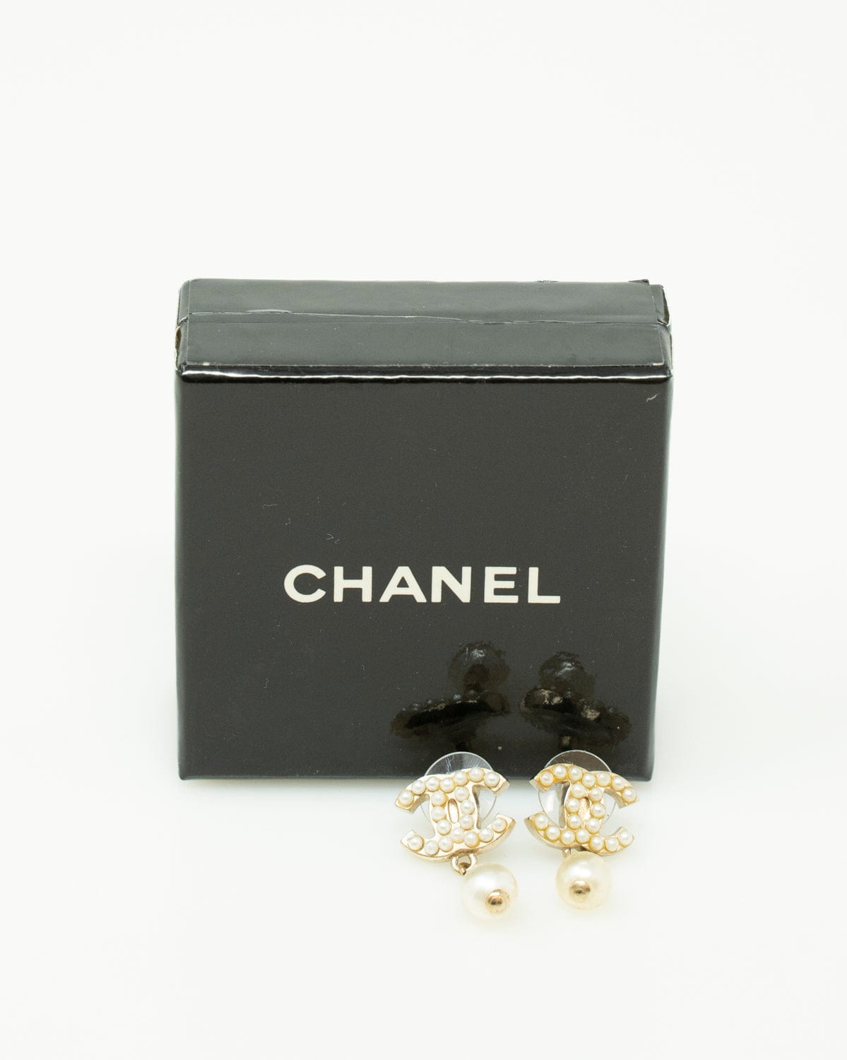 Chanel Chanel CC Faux Pearl Drop Earrings - AWL2451