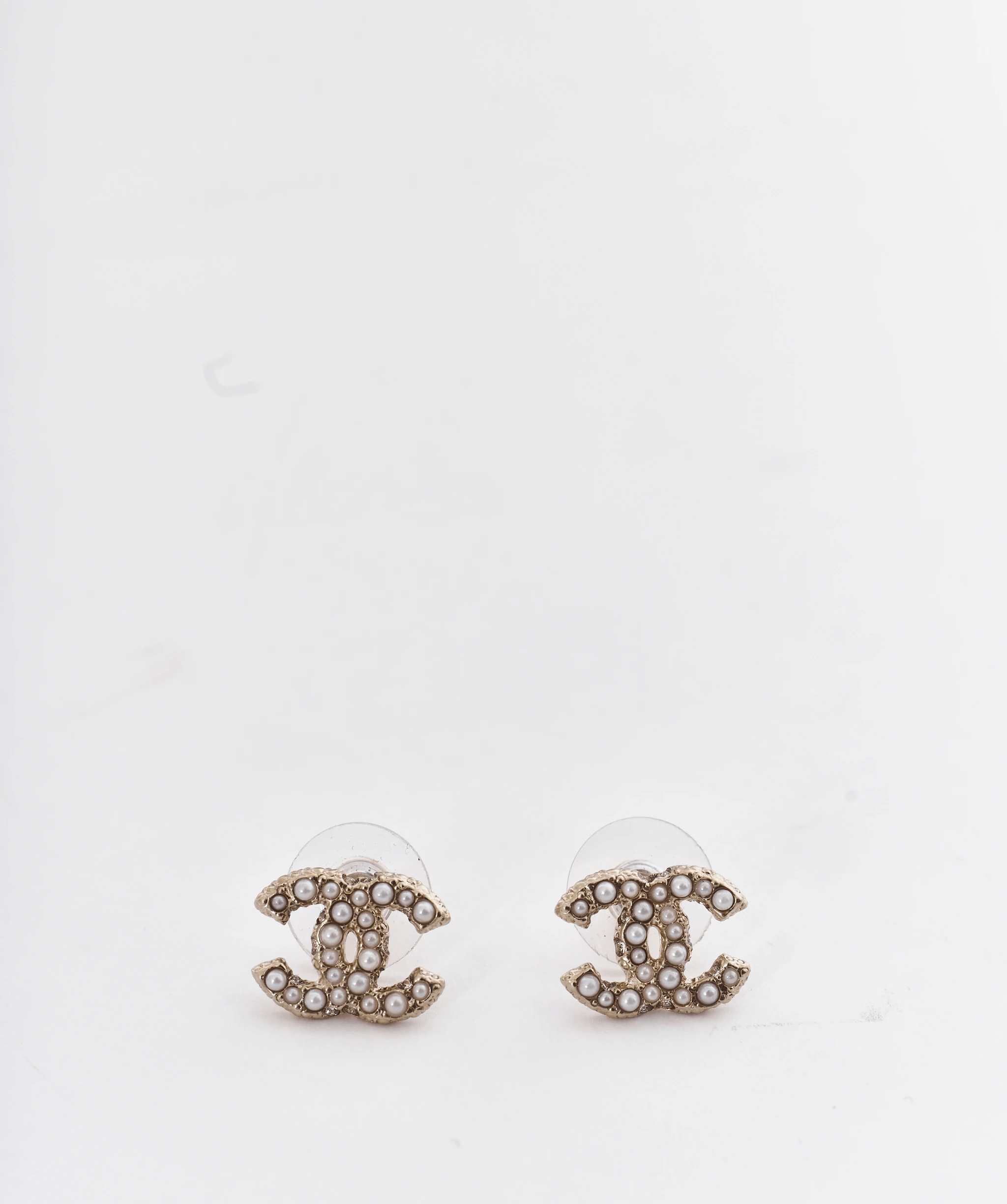 Chanel Chanel CC pearl earrings