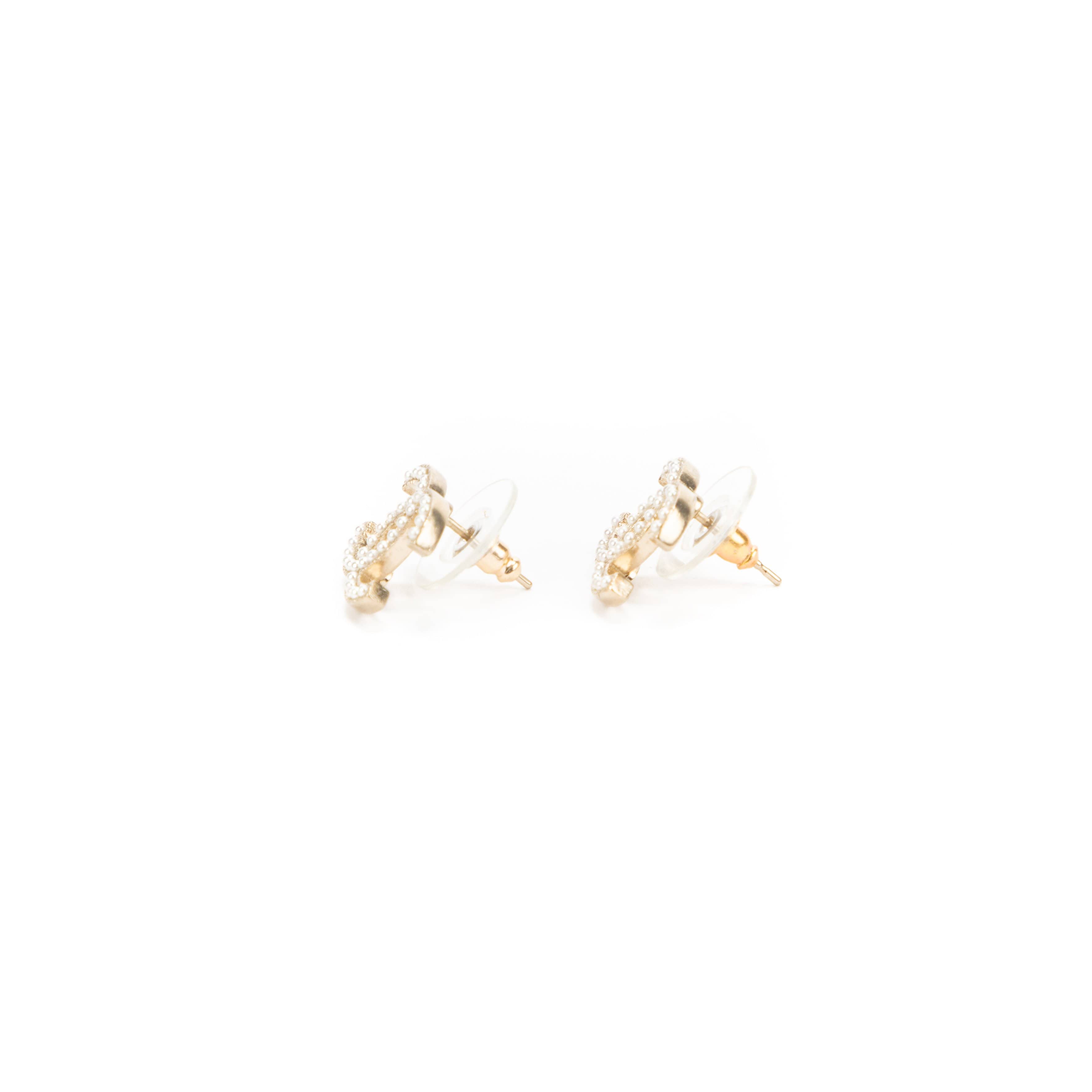 Chanel Chanel CC Pearl Earrings - AWL1268