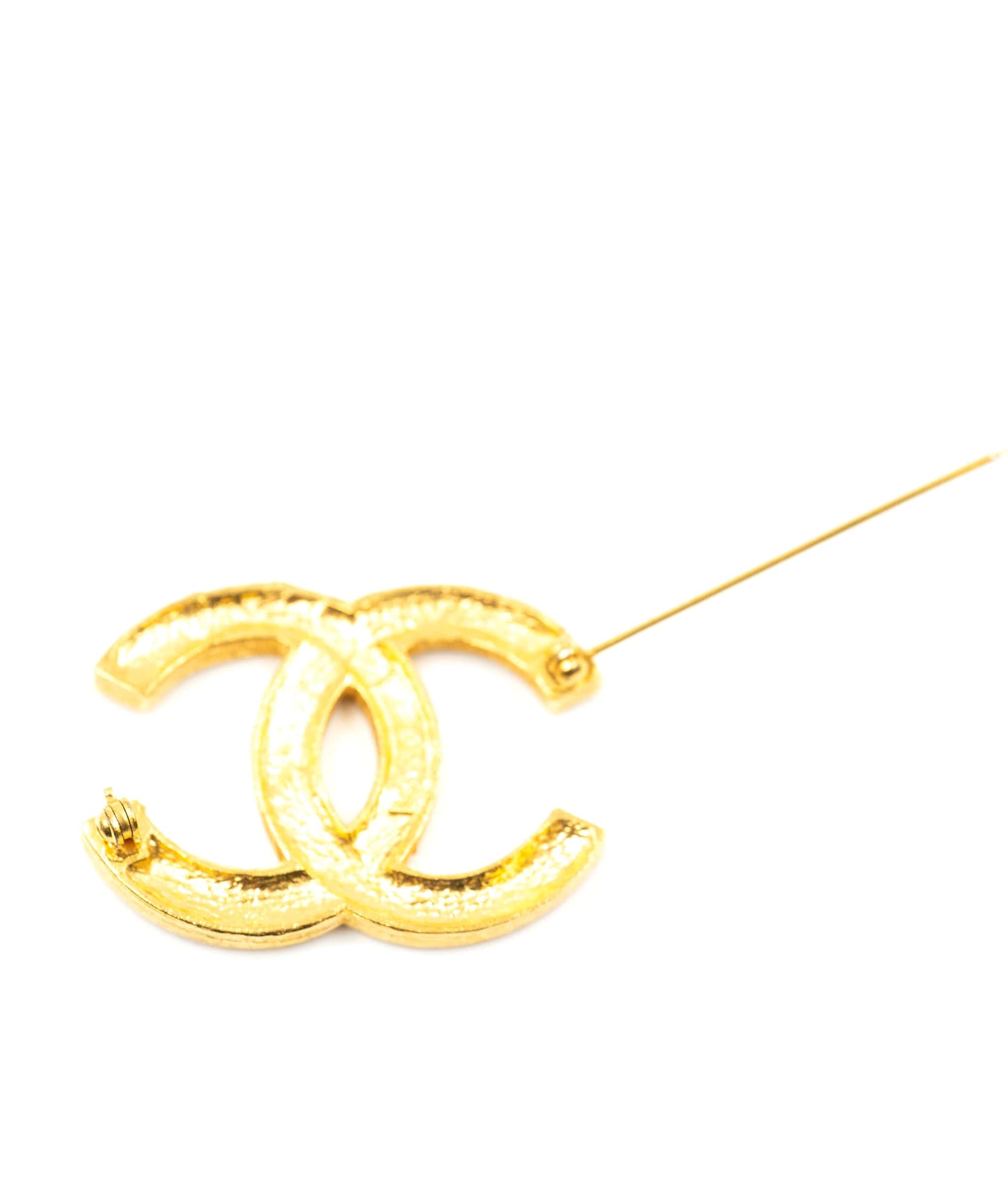 Chanel Chanel CC Rhinestone Brooch ASL3364