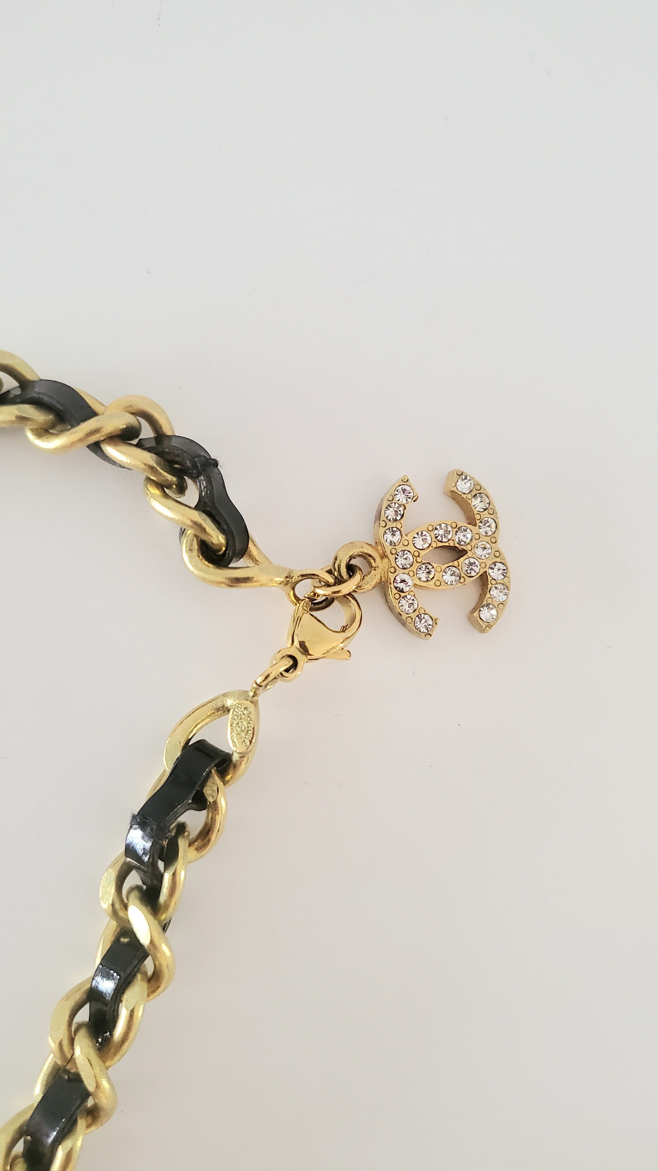 Chanel Chanel chain and black leather crystal cc bracelet - AWL3582