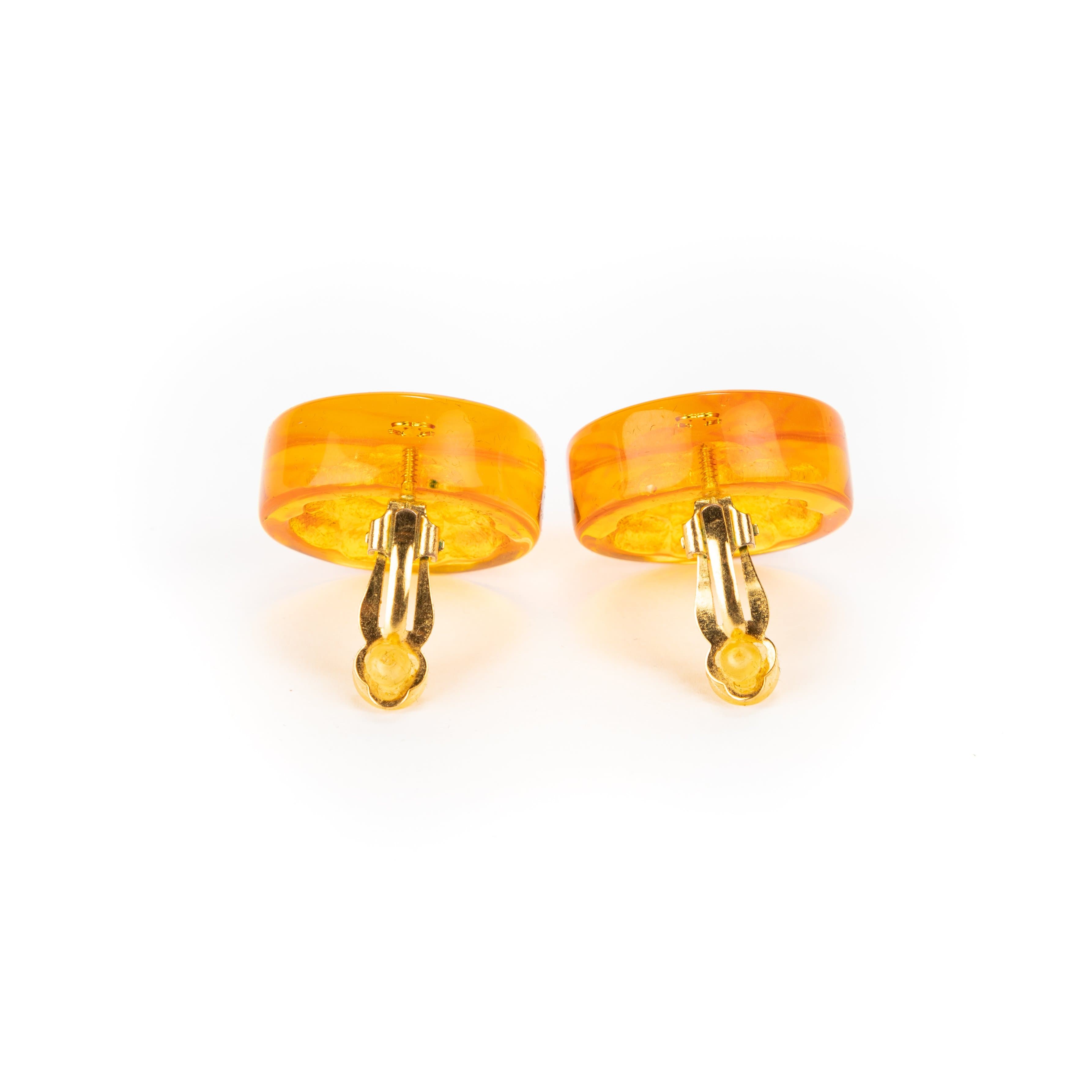 Chanel Chanel Clip Earrings in Resin - AWL1368