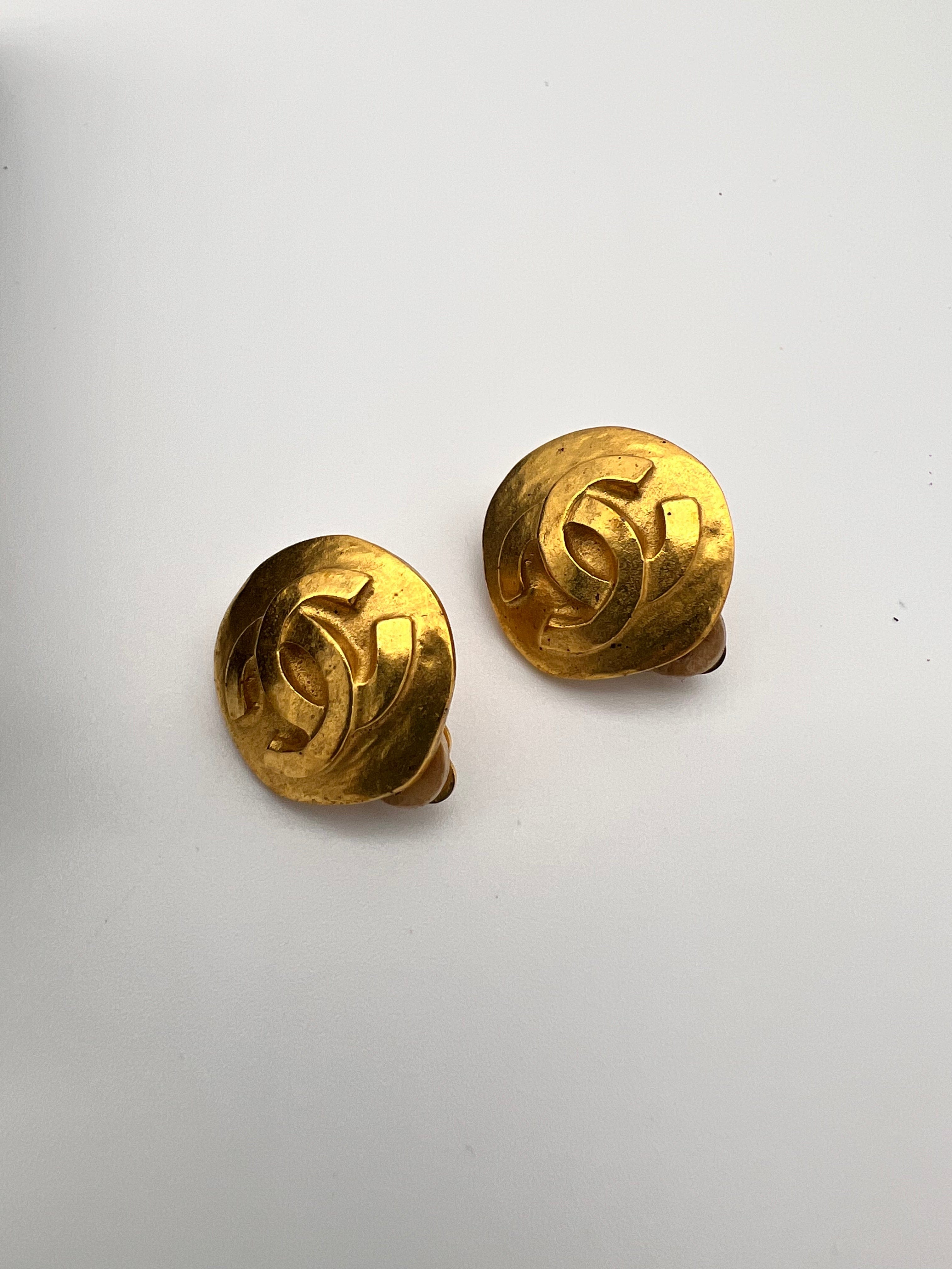 Chanel Chanel Clip On Earrings  AVL1065