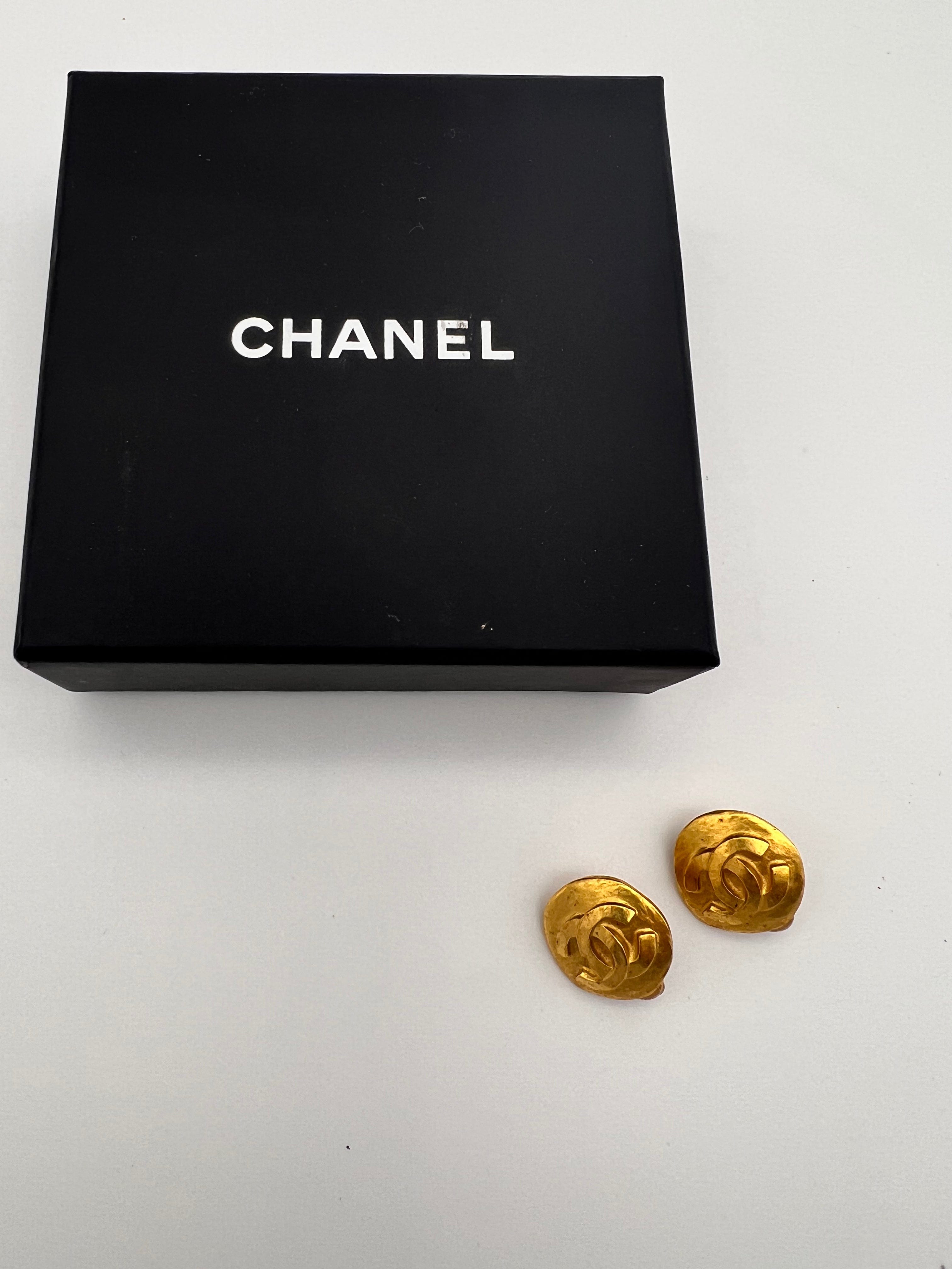 Chanel Chanel Clip On Earrings  AVL1065