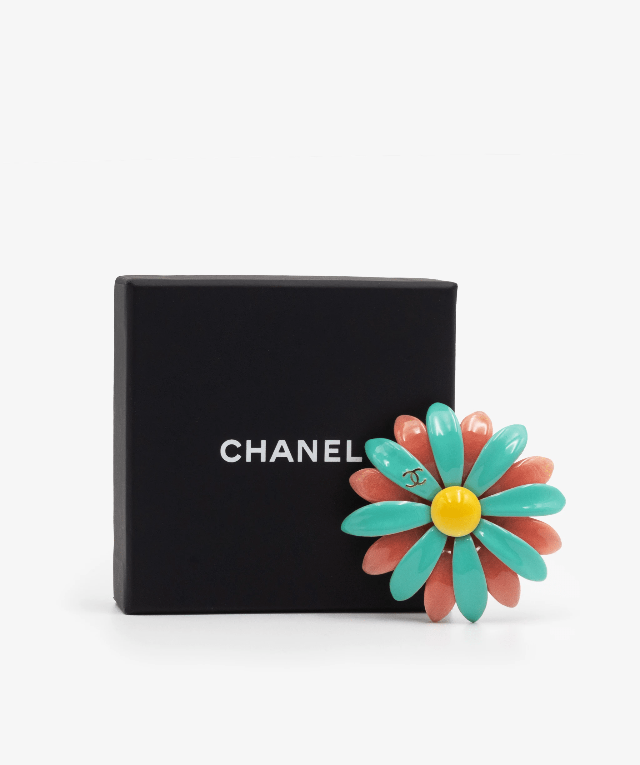 Chanel Chanel Enamel - Daisy Brooch