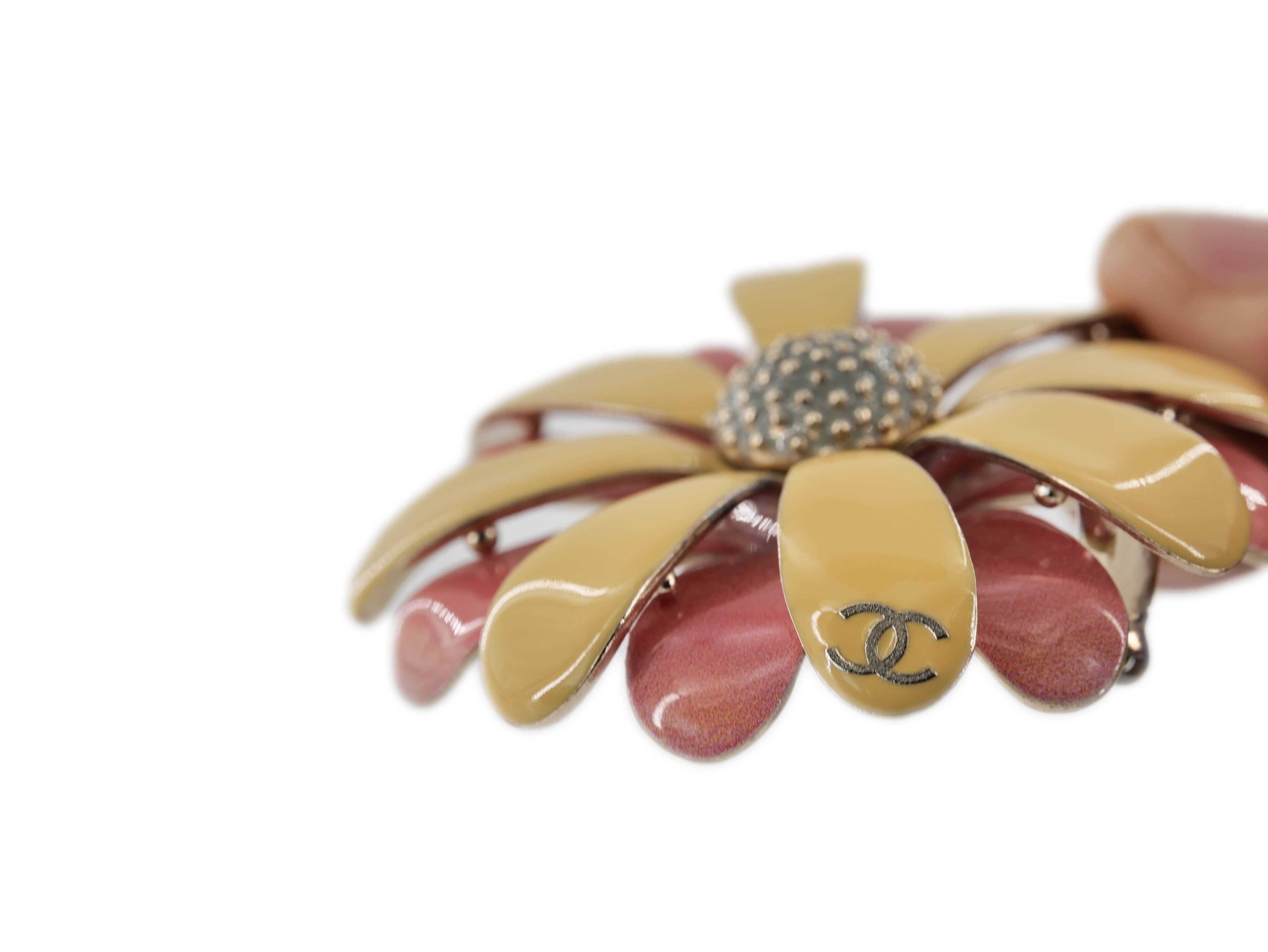 Chanel Chanel Enamel Daisy Brooch