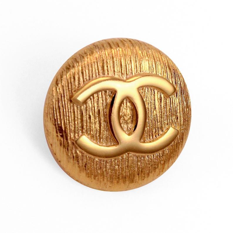 Chanel Chanel engraved CC gold button pin