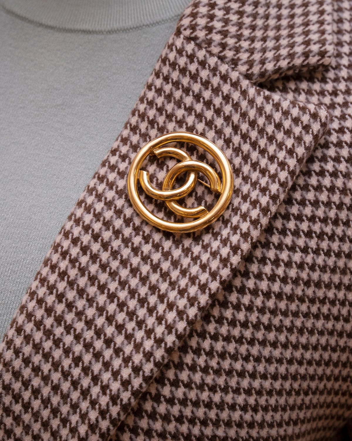 Chanel Chanel Gold CC Brooch - ASL2200