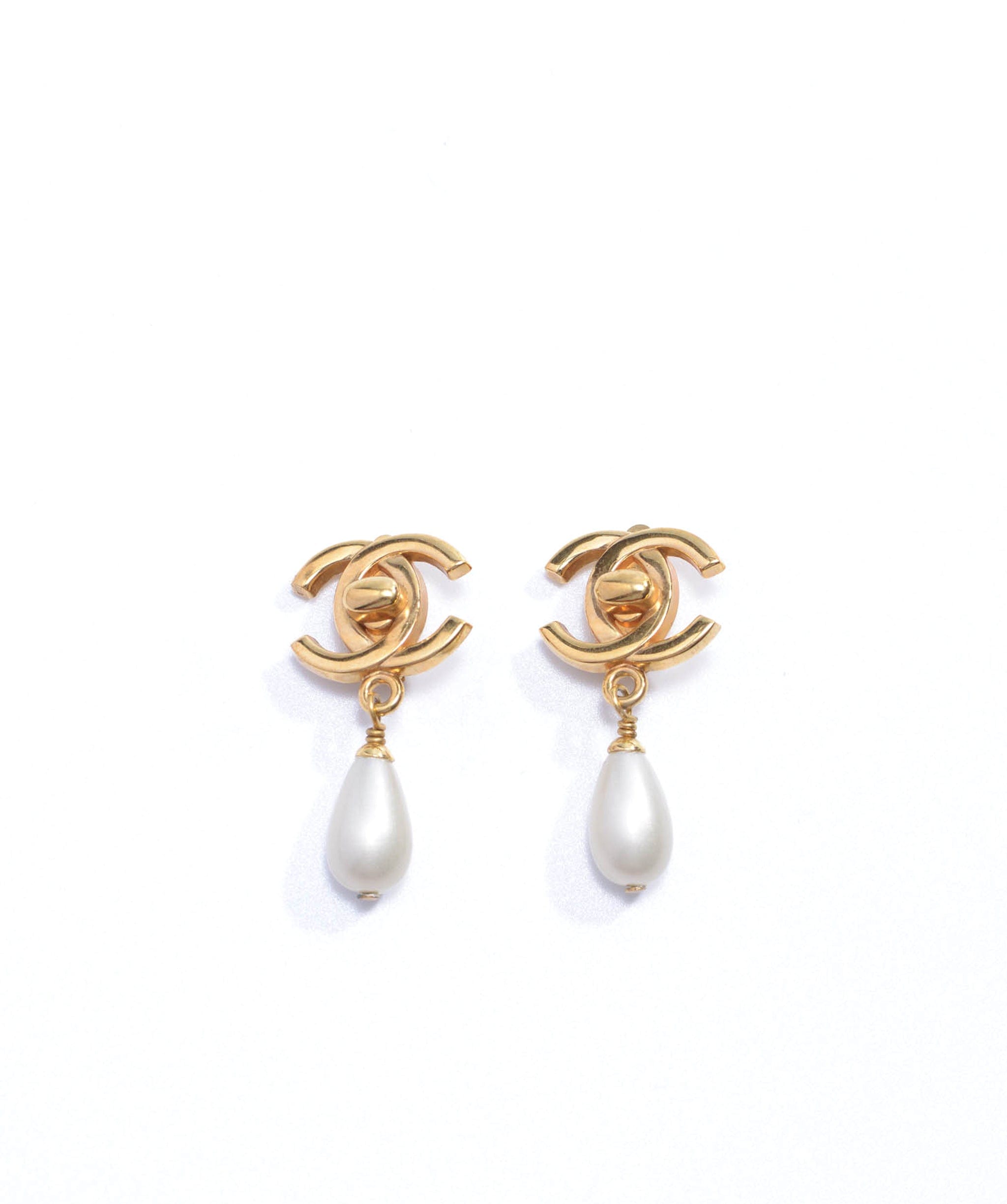 Chanel Chanel Gold CC Turnlock Earrings With Pearl drop - AWL3836