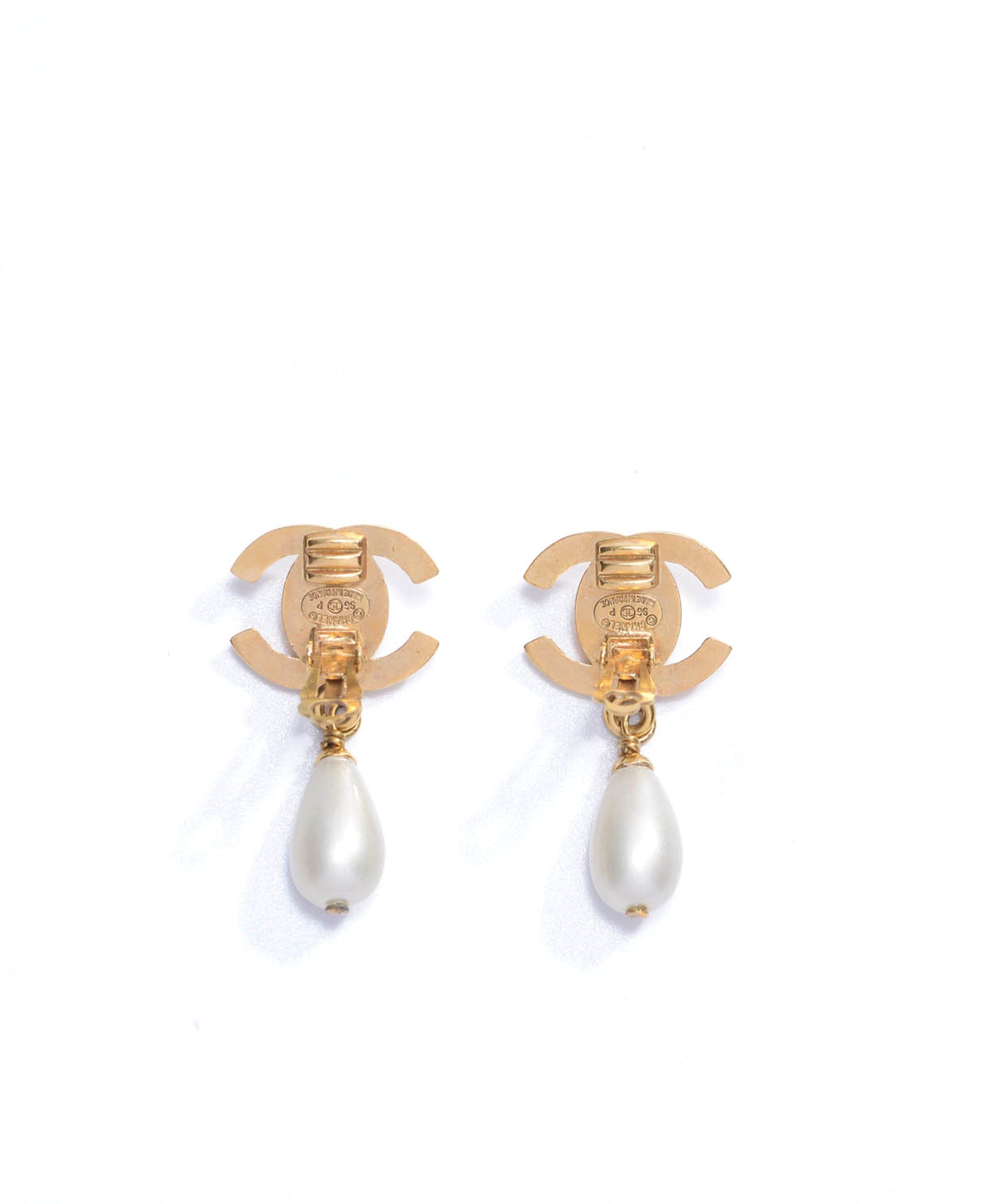 Chanel Chanel Gold CC Turnlock Earrings With Pearl drop - AWL3836