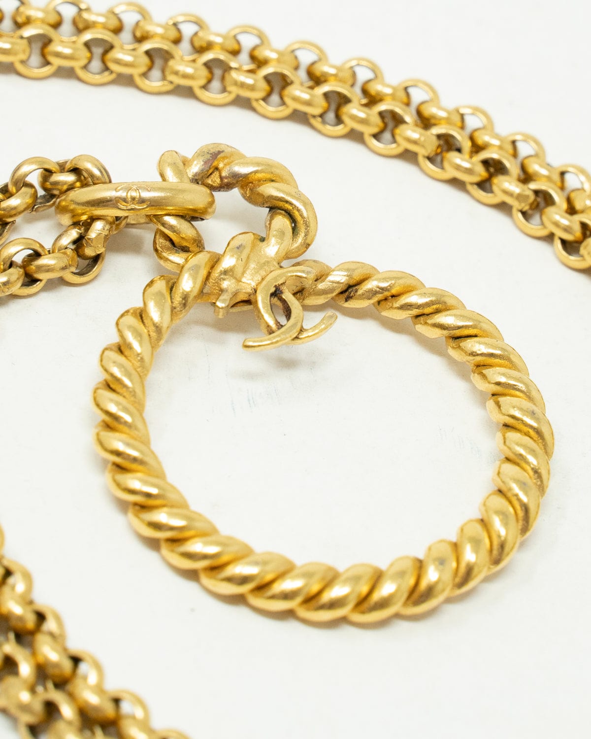 Chanel Chanel Gold Loop Pendant Necklace - ASL2090