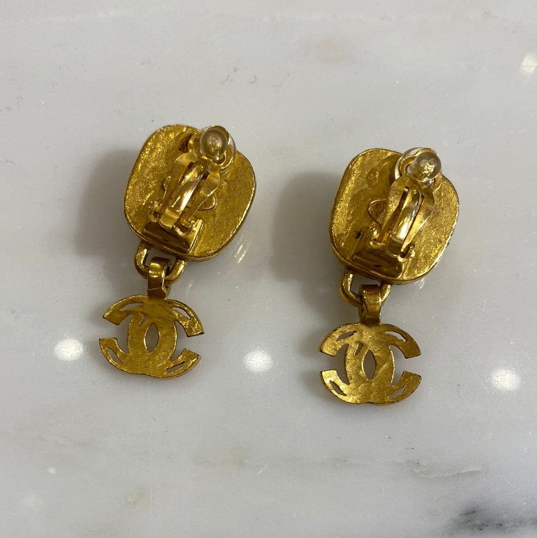 Chanel Chanel Gripoix Stone Dangle Clip-on Earring ASL4780