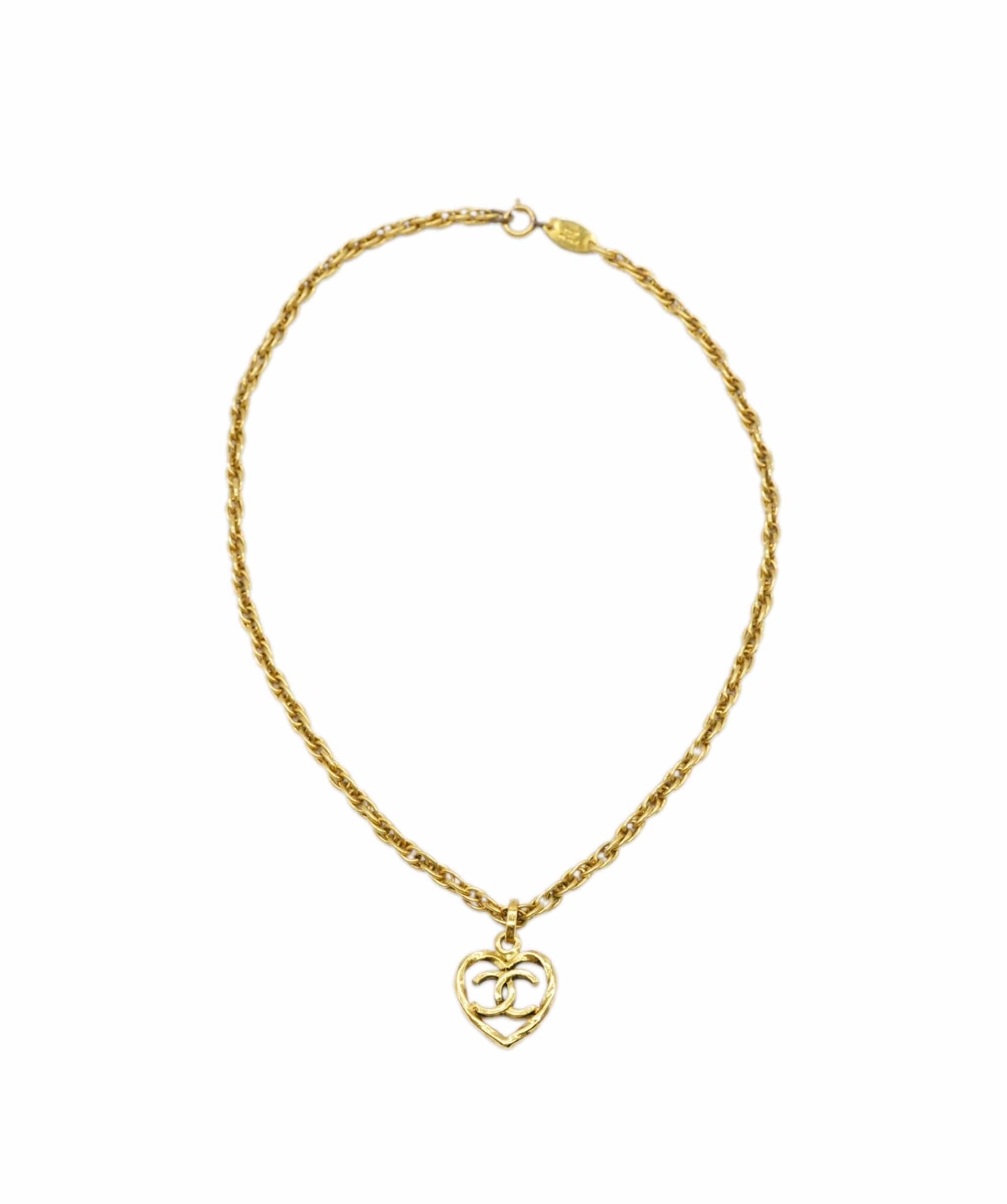 Chanel Chanel Heart CC Pendant Gold Necklace - AWL2243