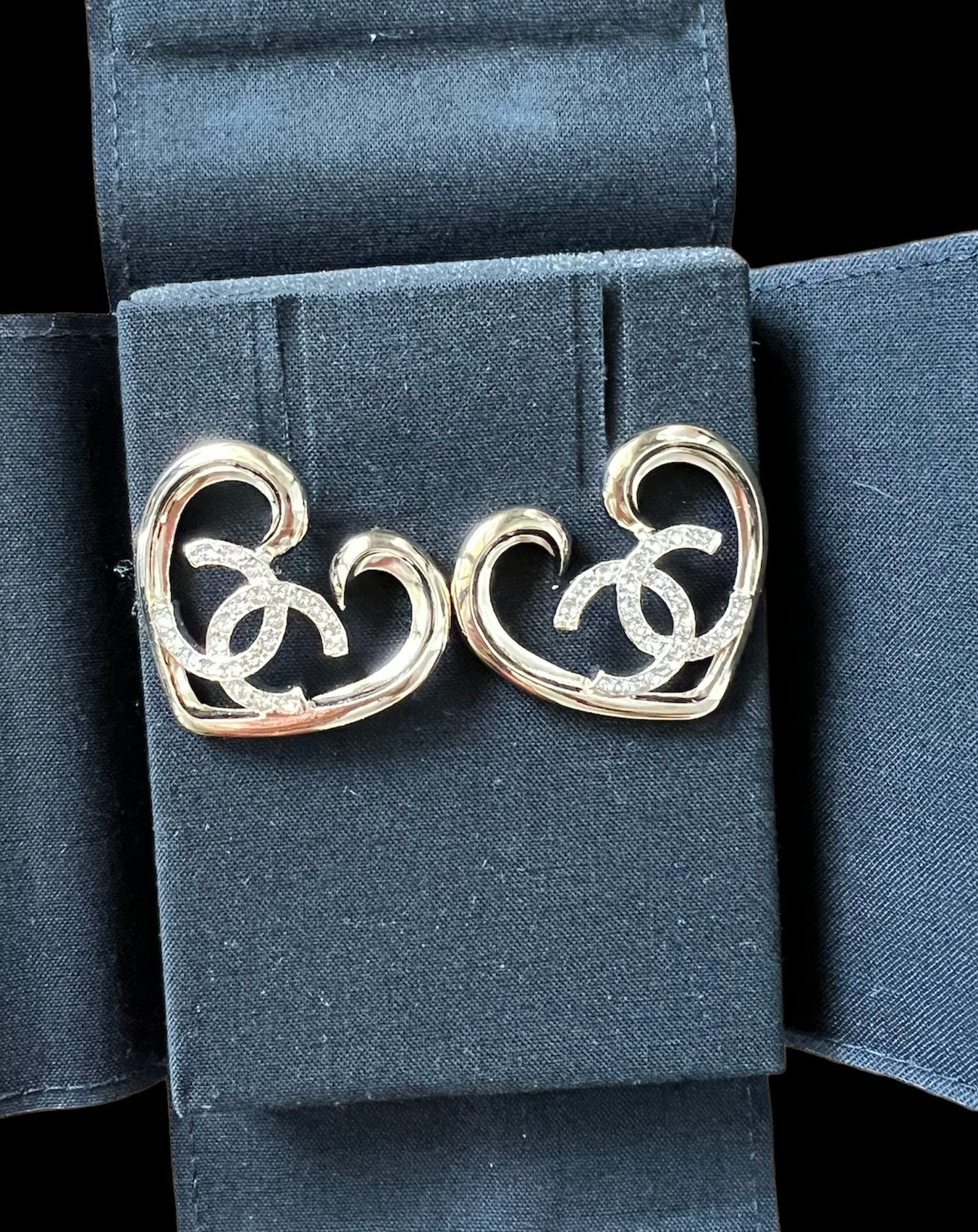 Chanel Chanel Heart Earrings NIB 2022 UKL1184