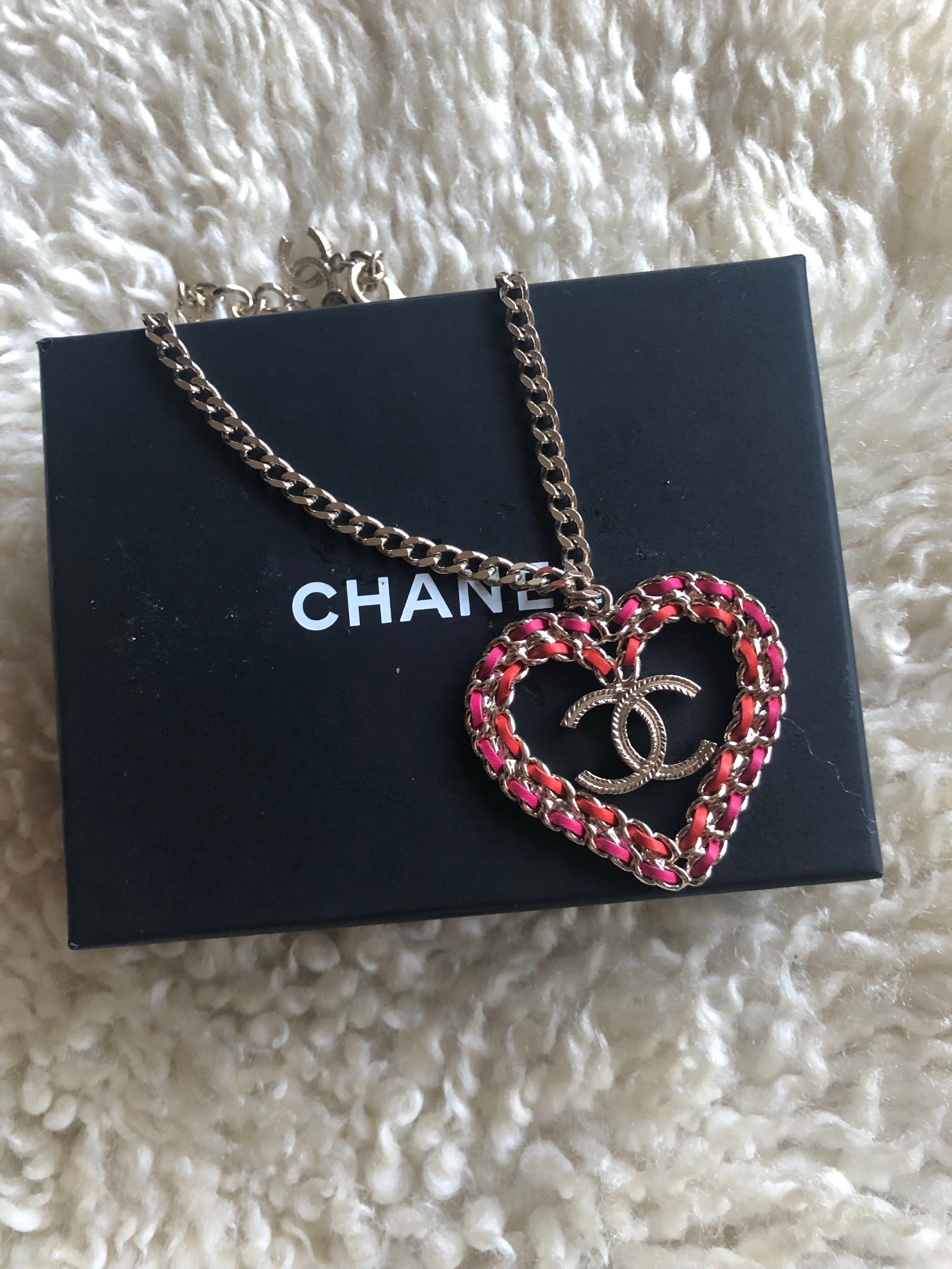 Chanel Chanel Heart necklace - AWC1102