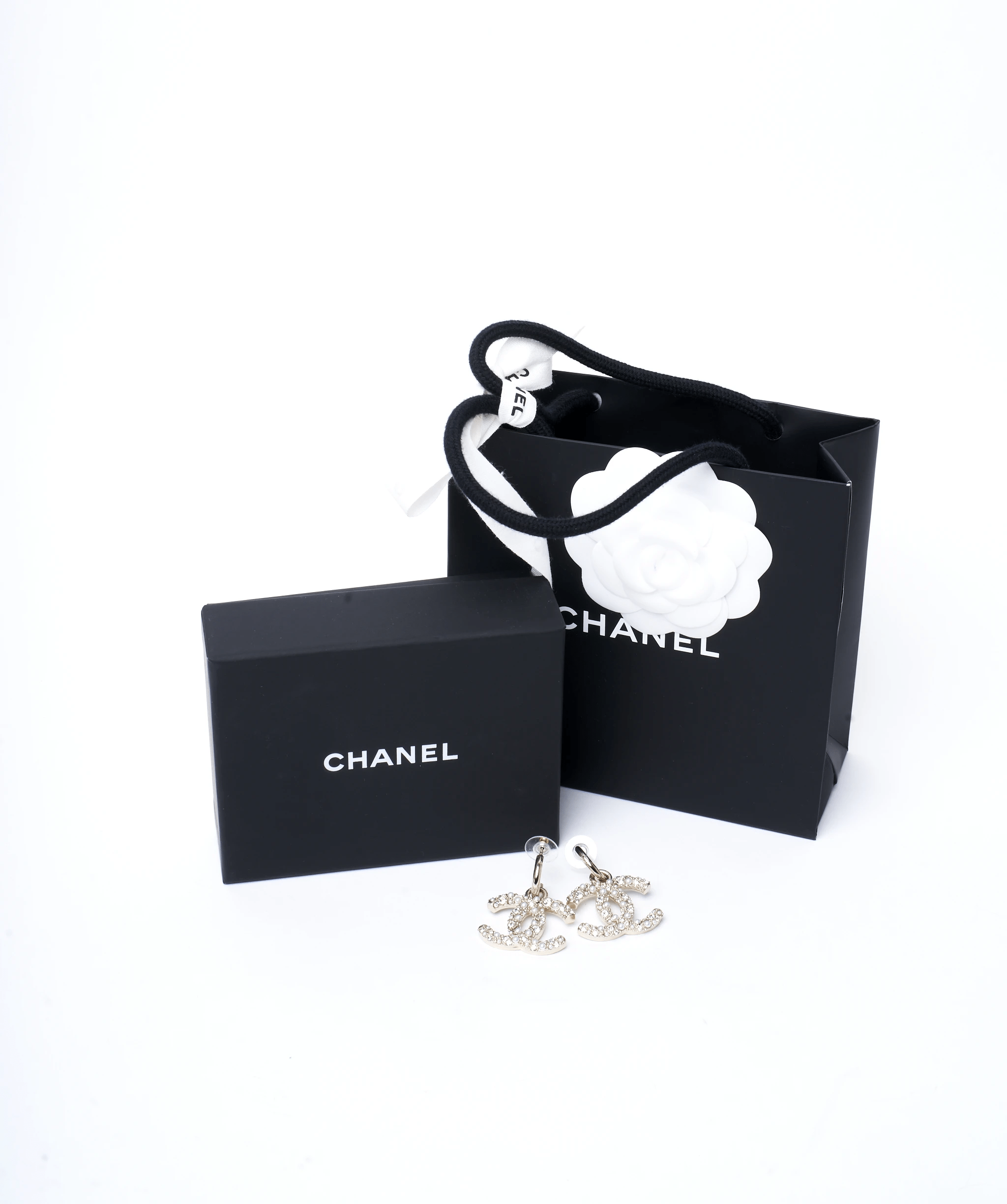 Chanel Chanel hoop with CC drop pearl and gold earrings