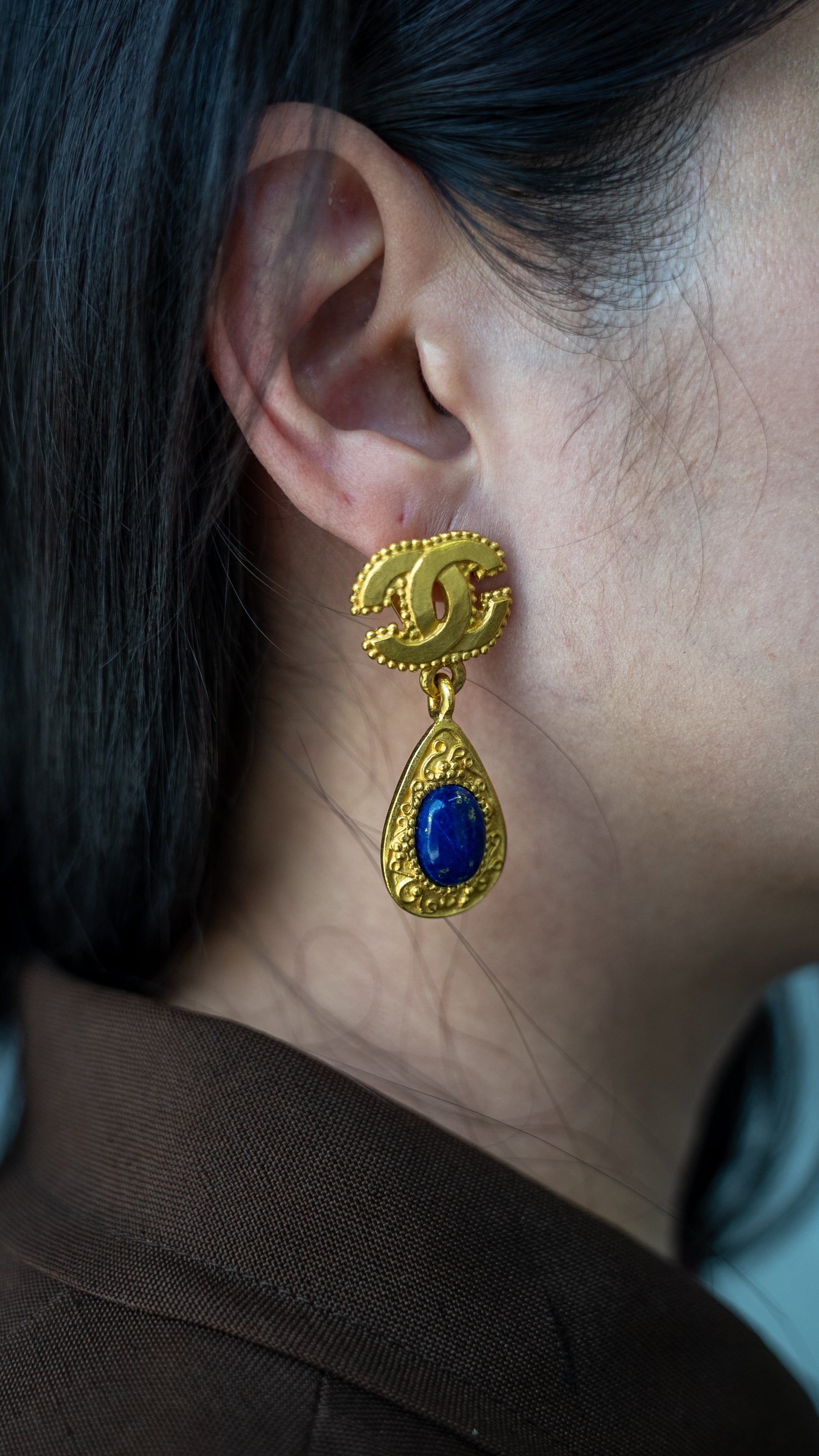 Chanel Chanel Lapis lazuli blue stone earrings - AWL3388