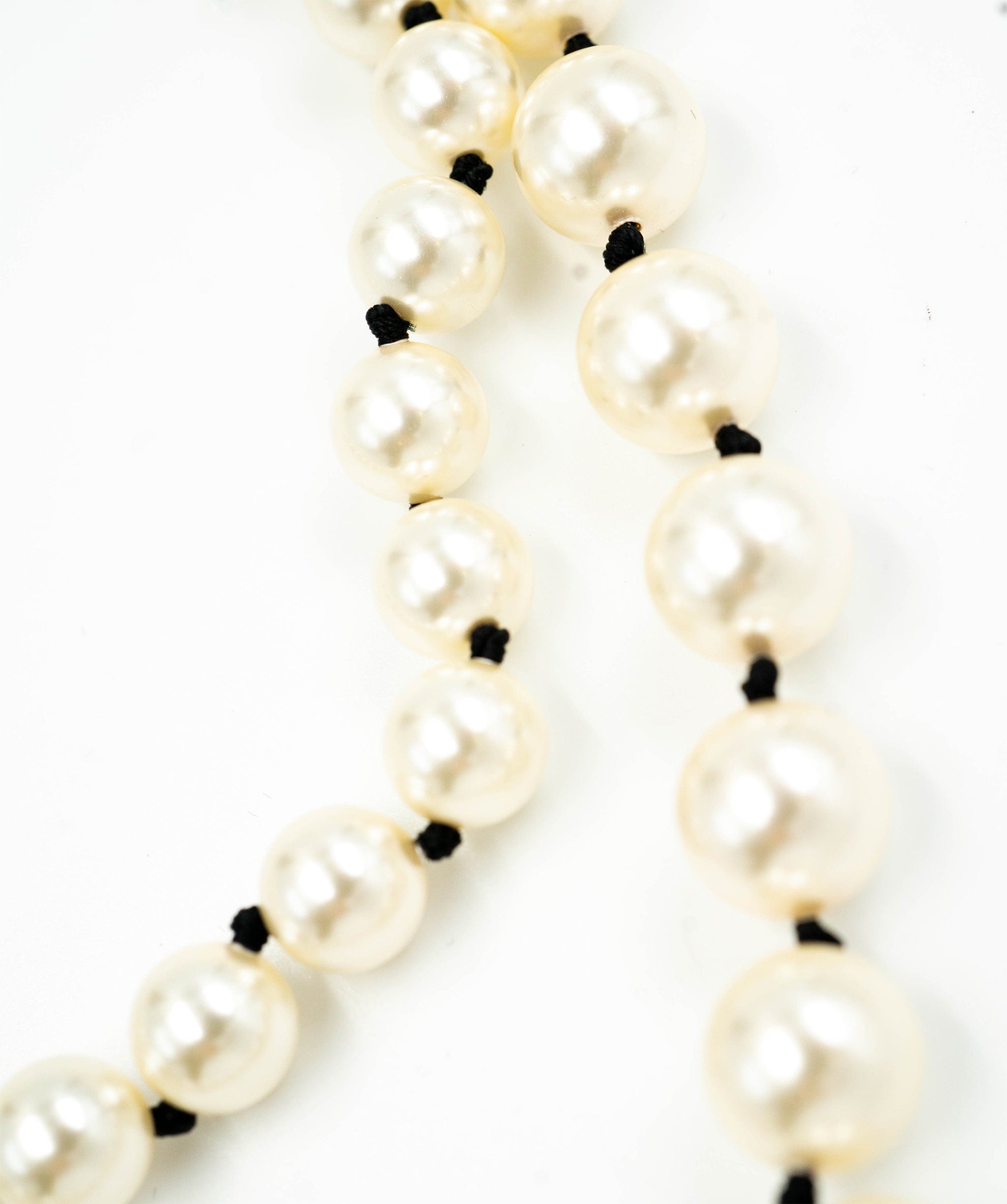 Chanel Chanel long white bead necklace - AWL3812