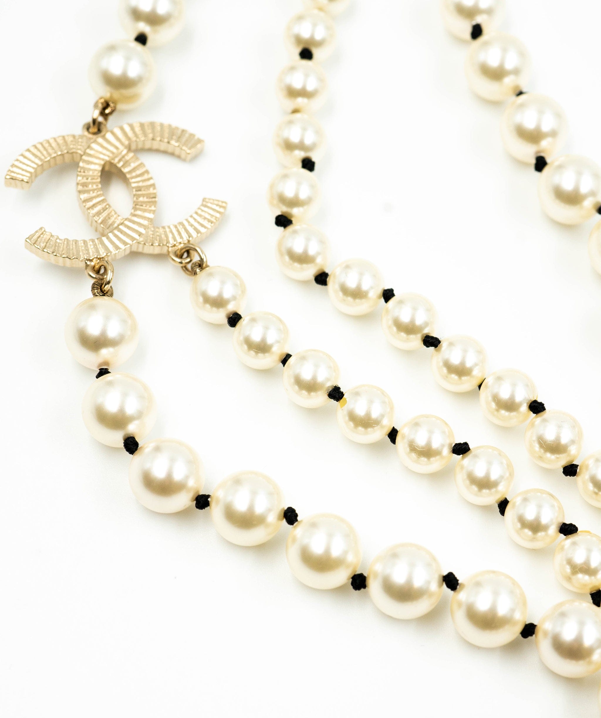 Chanel Chanel long white bead necklace - AWL3812