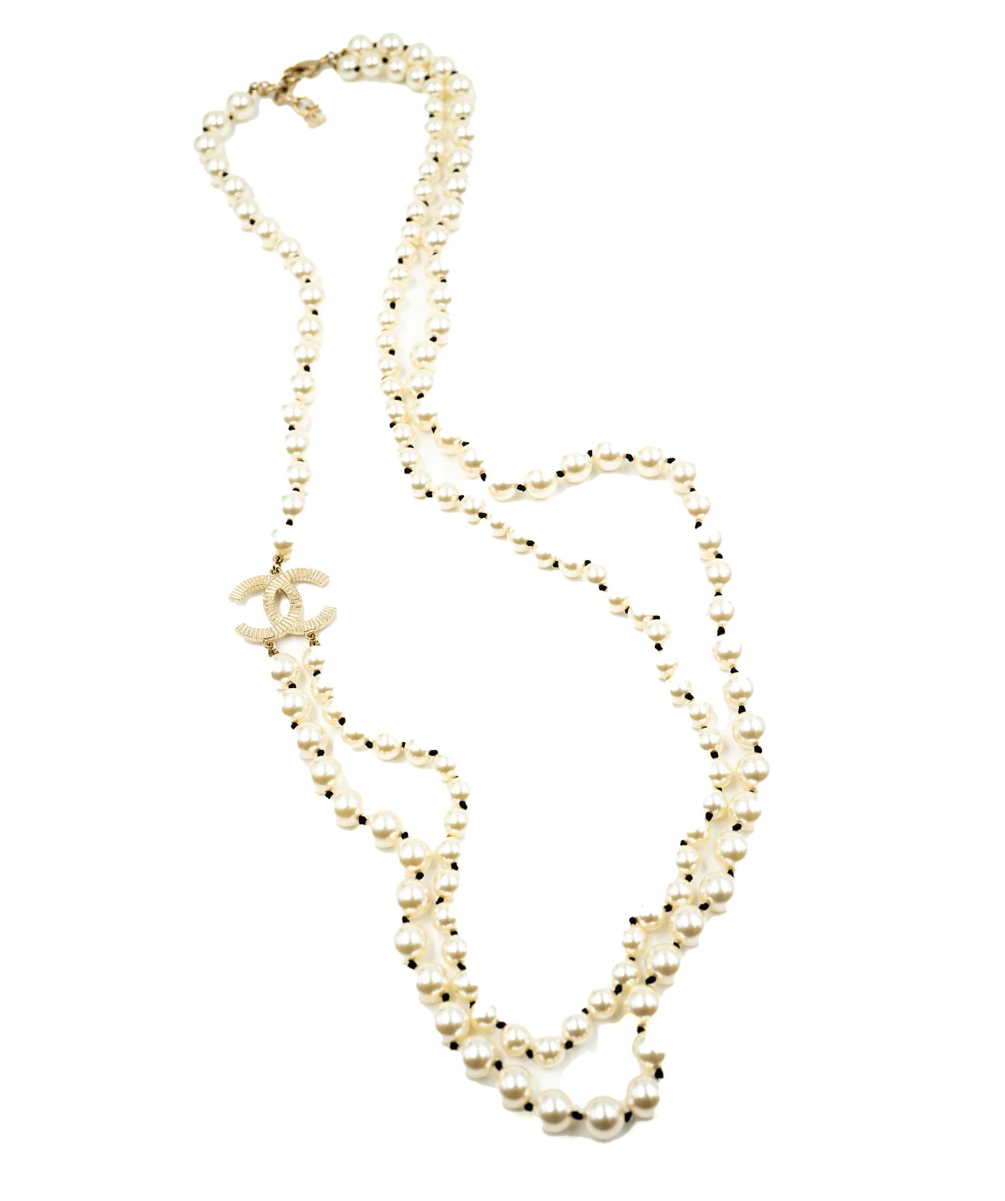 Chanel Chanel long white bead necklace - AWL3812