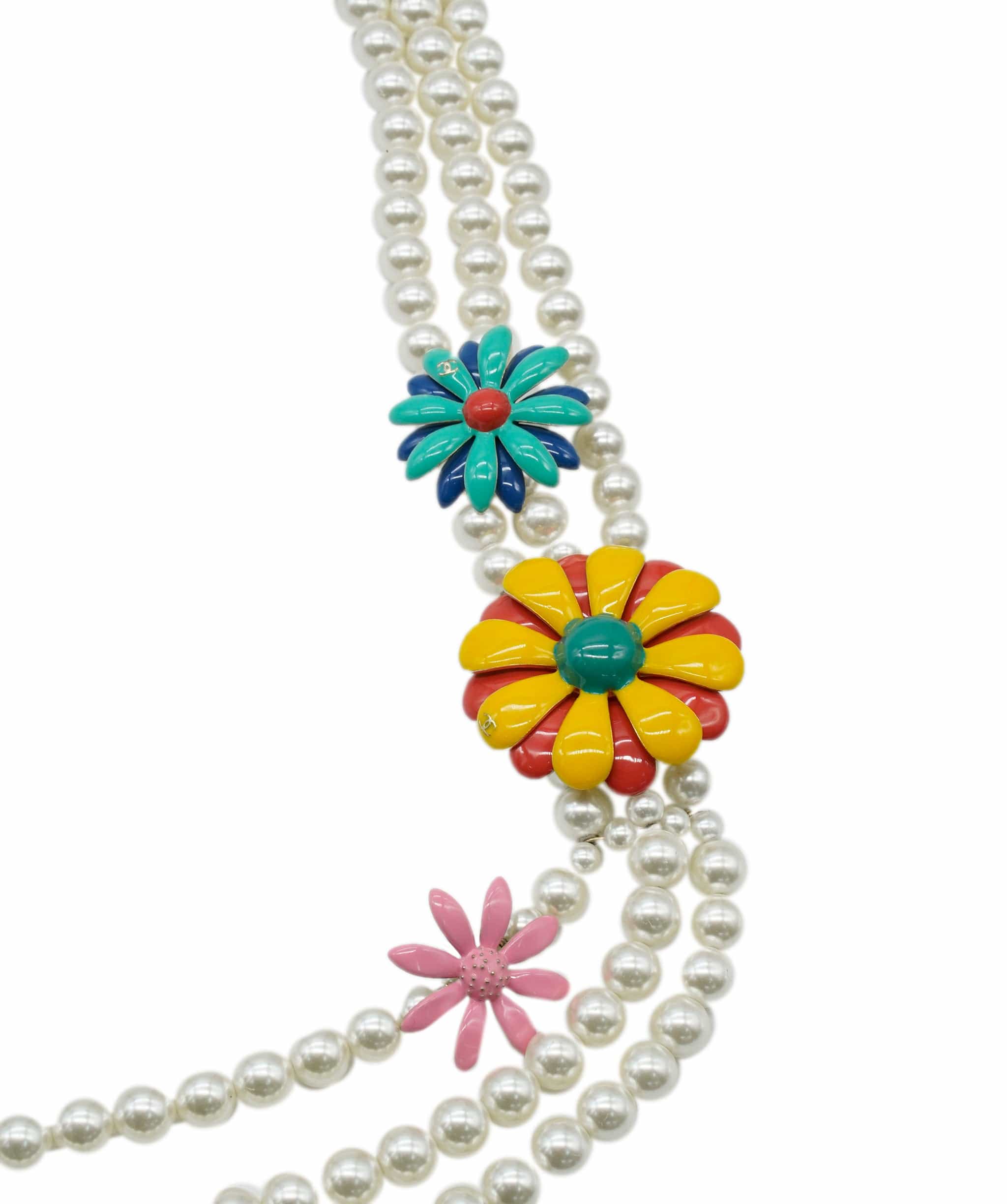 Chanel Chanel Massive Daisy Necklace from 2016 - ASL4069