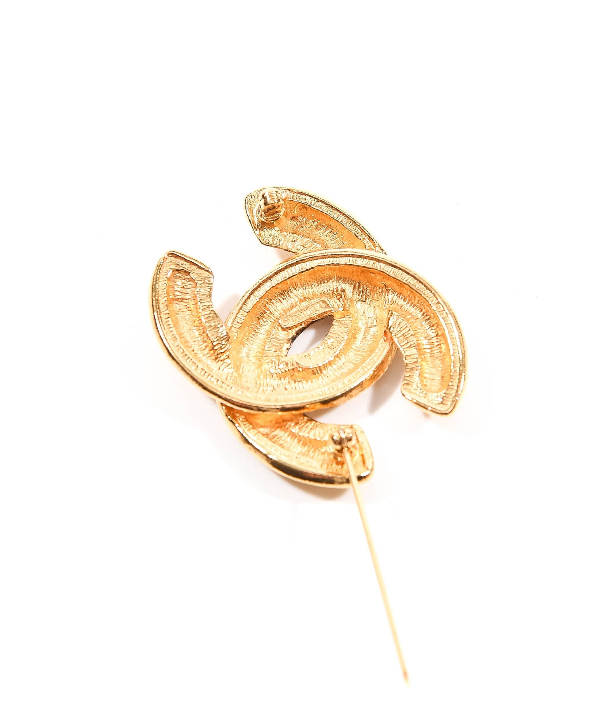 Chanel Chanel matelasse brooch - AWL3493