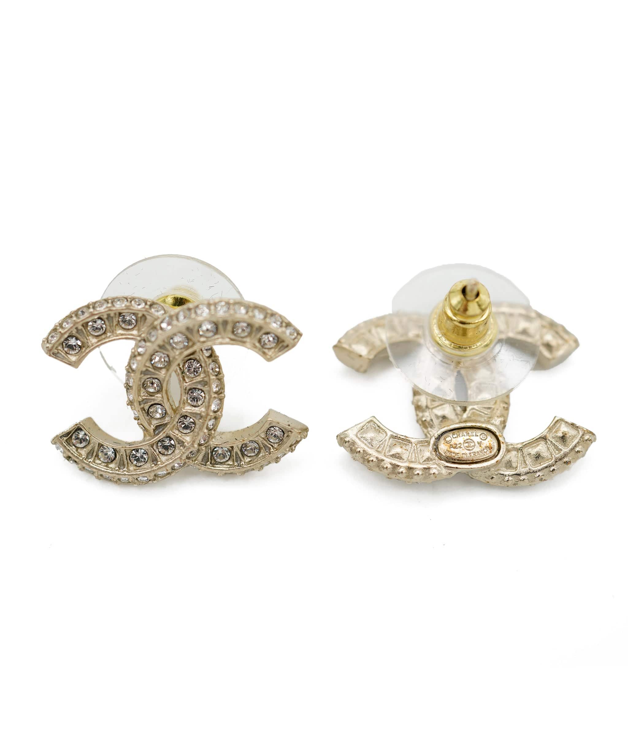 Chanel Chanel Medium CC Earrings ASL5667