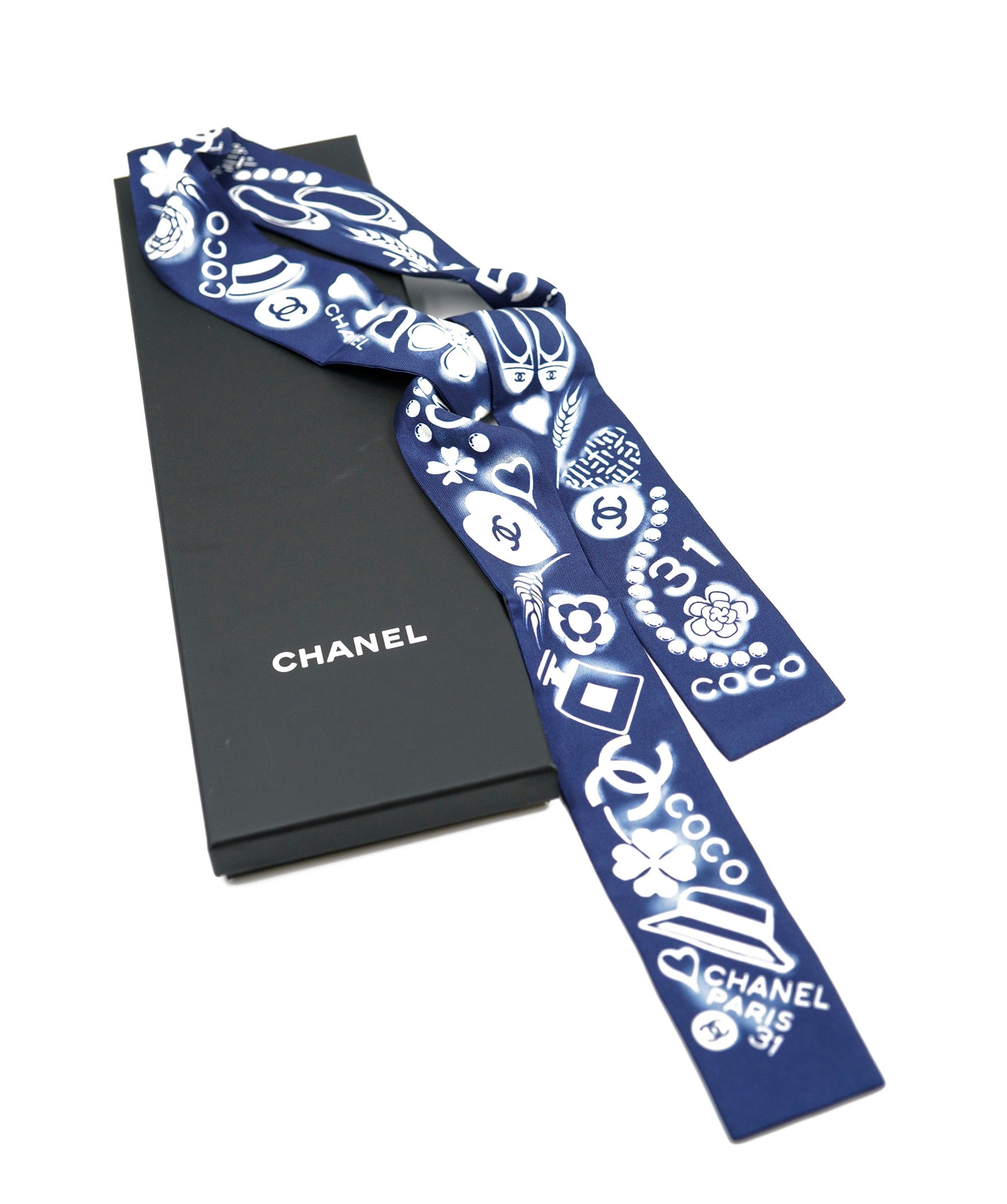 Chanel Chanel navy silk twilly AJL0072