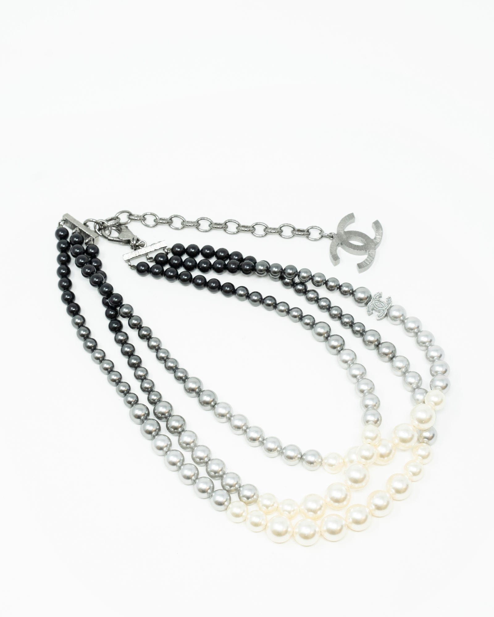 Chanel Chanel Ombre Pearl CC Necklace - AGL1948