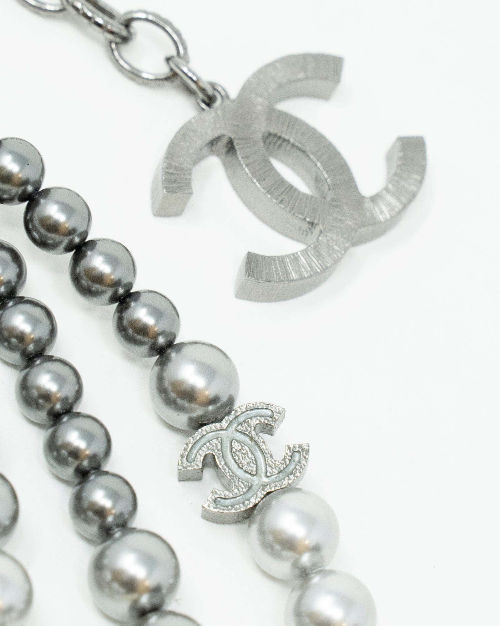 Chanel Chanel Ombre Pearl CC Necklace - AGL1948