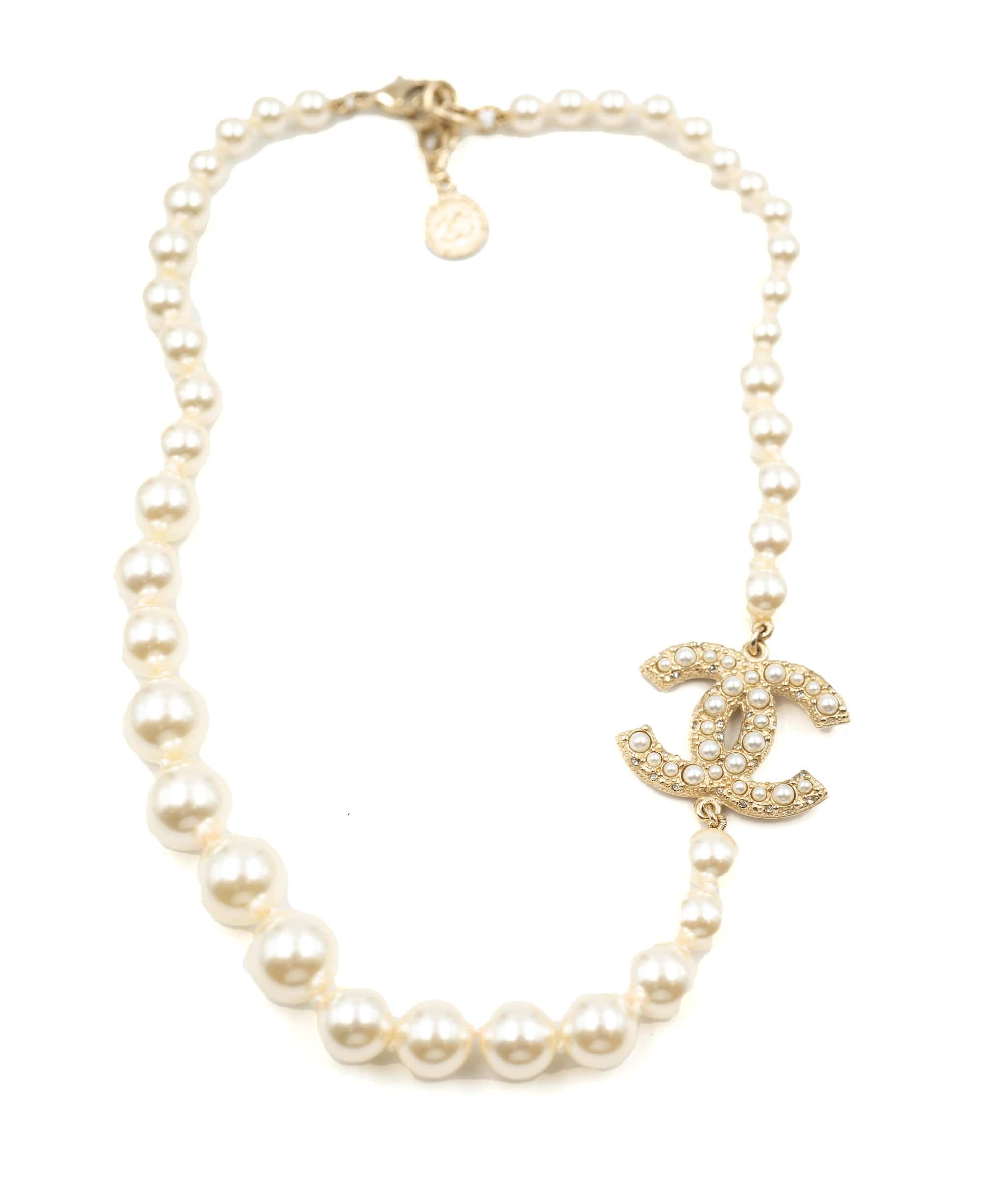 Chanel Chanel pearl choker AGL2348