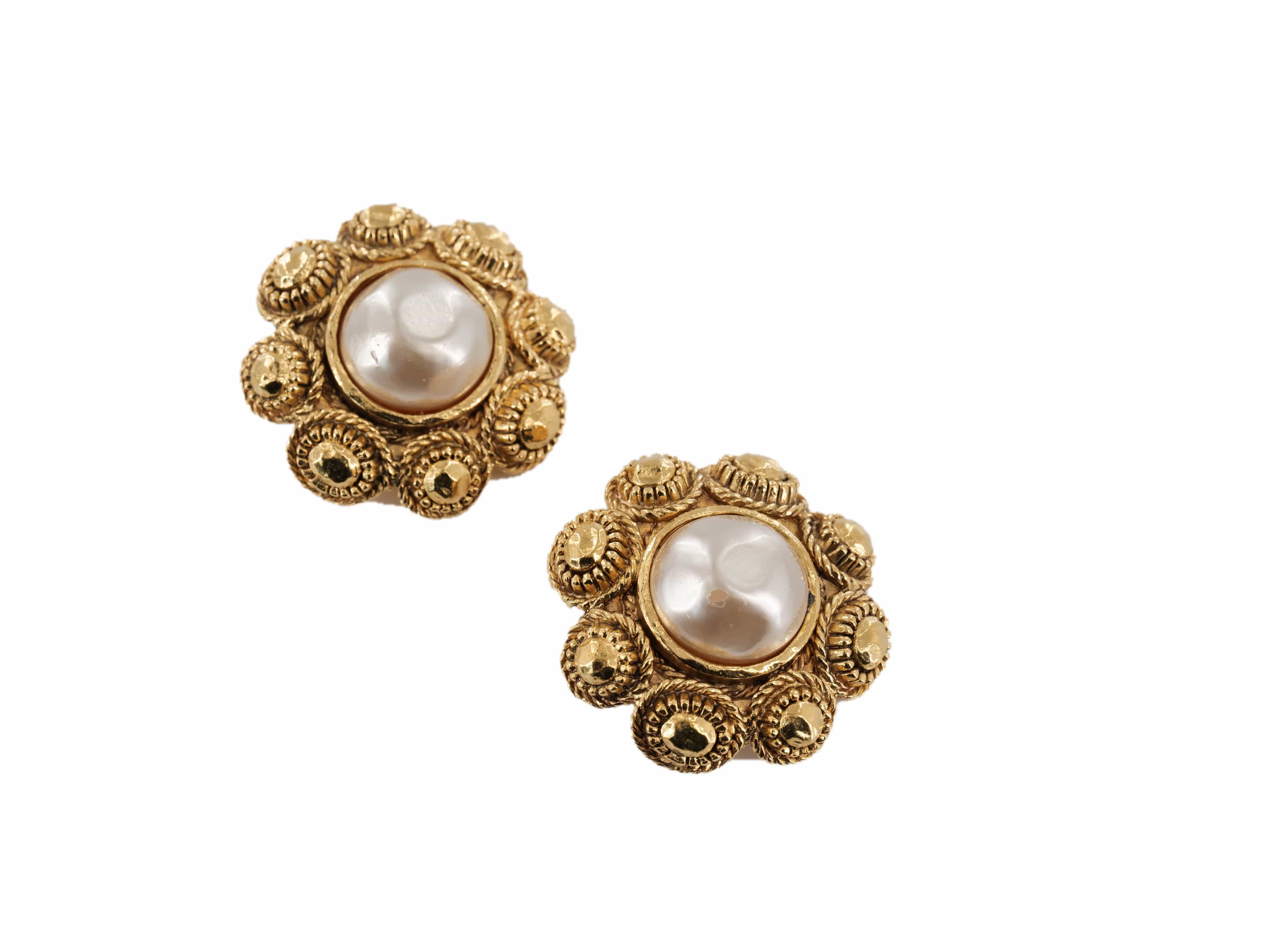 Chanel Chanel Pearl Clip On Earrings RJL1564