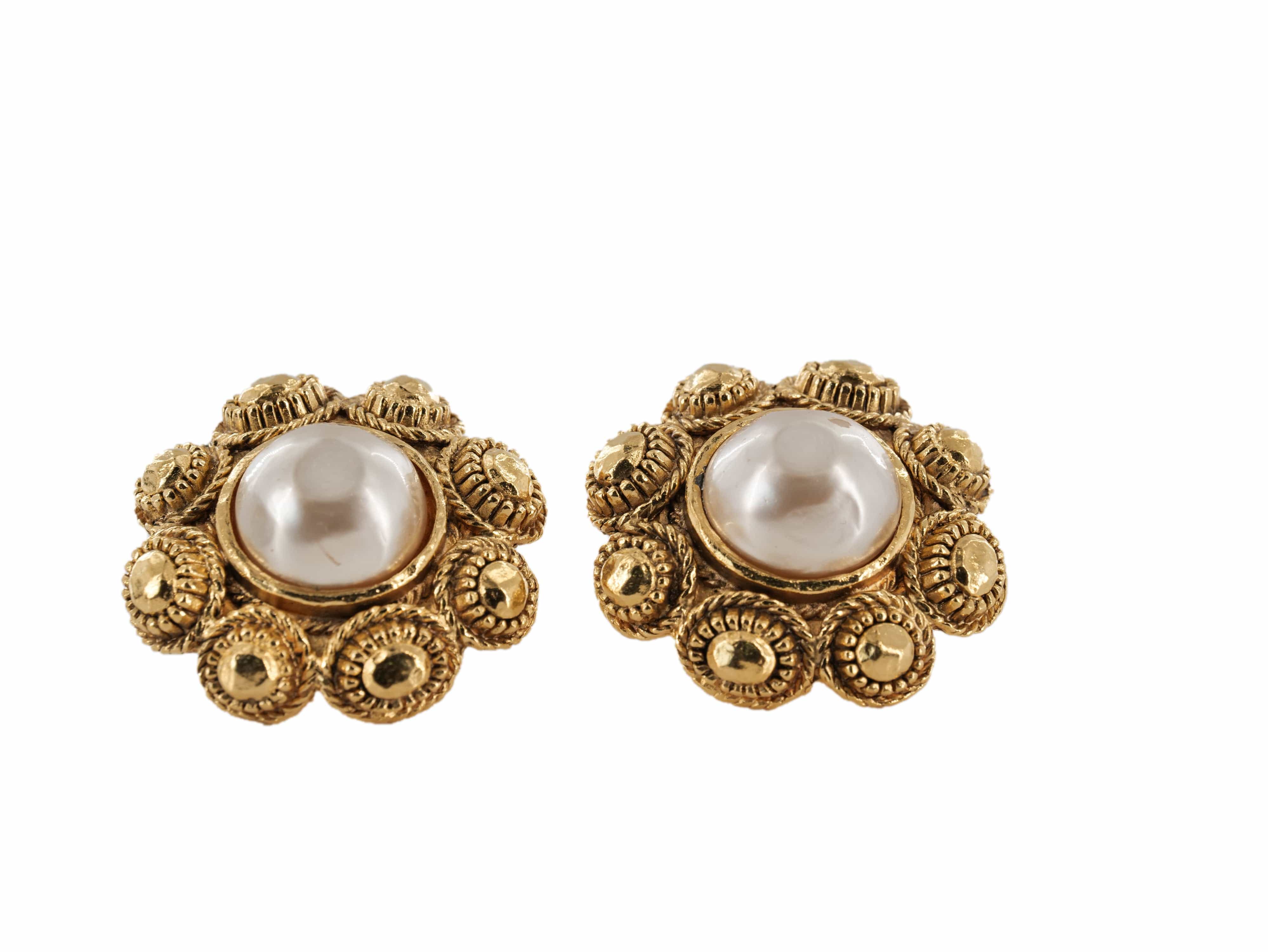 Chanel Chanel Pearl Clip On Earrings RJL1564