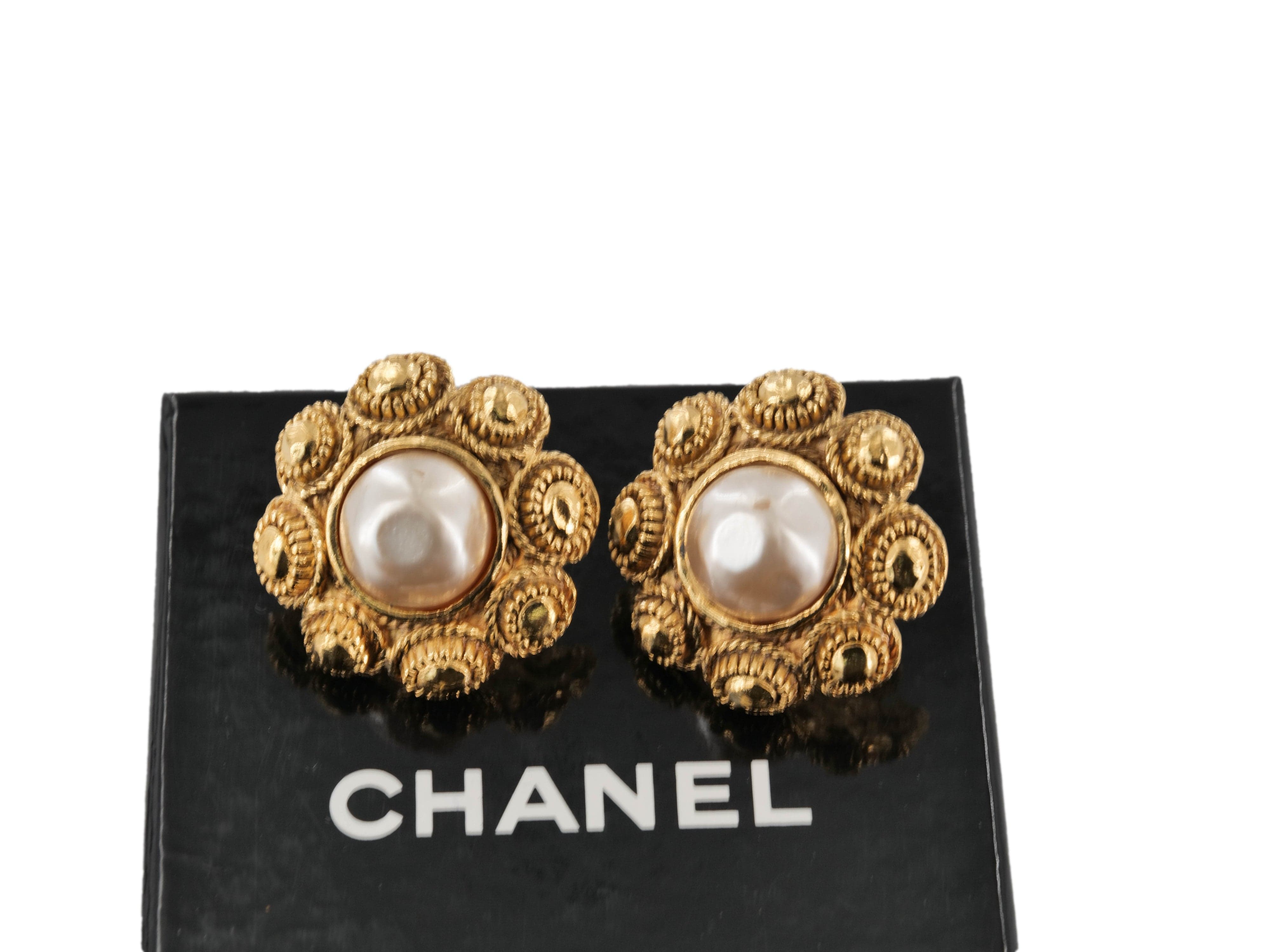 Chanel Chanel Pearl Clip On Earrings RJL1564