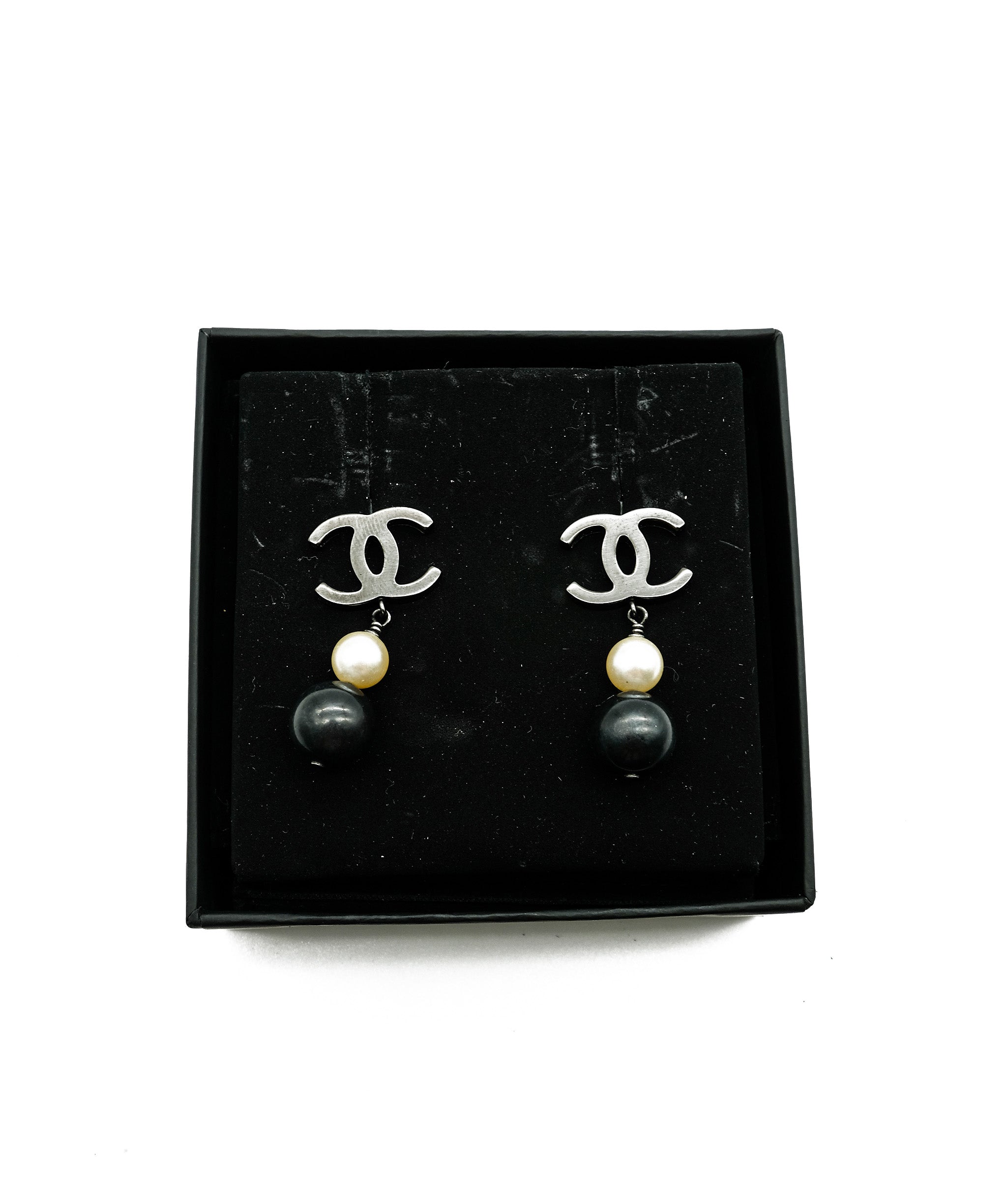 Chanel Chanel Pearl Drop Stud Earrings RJC1574