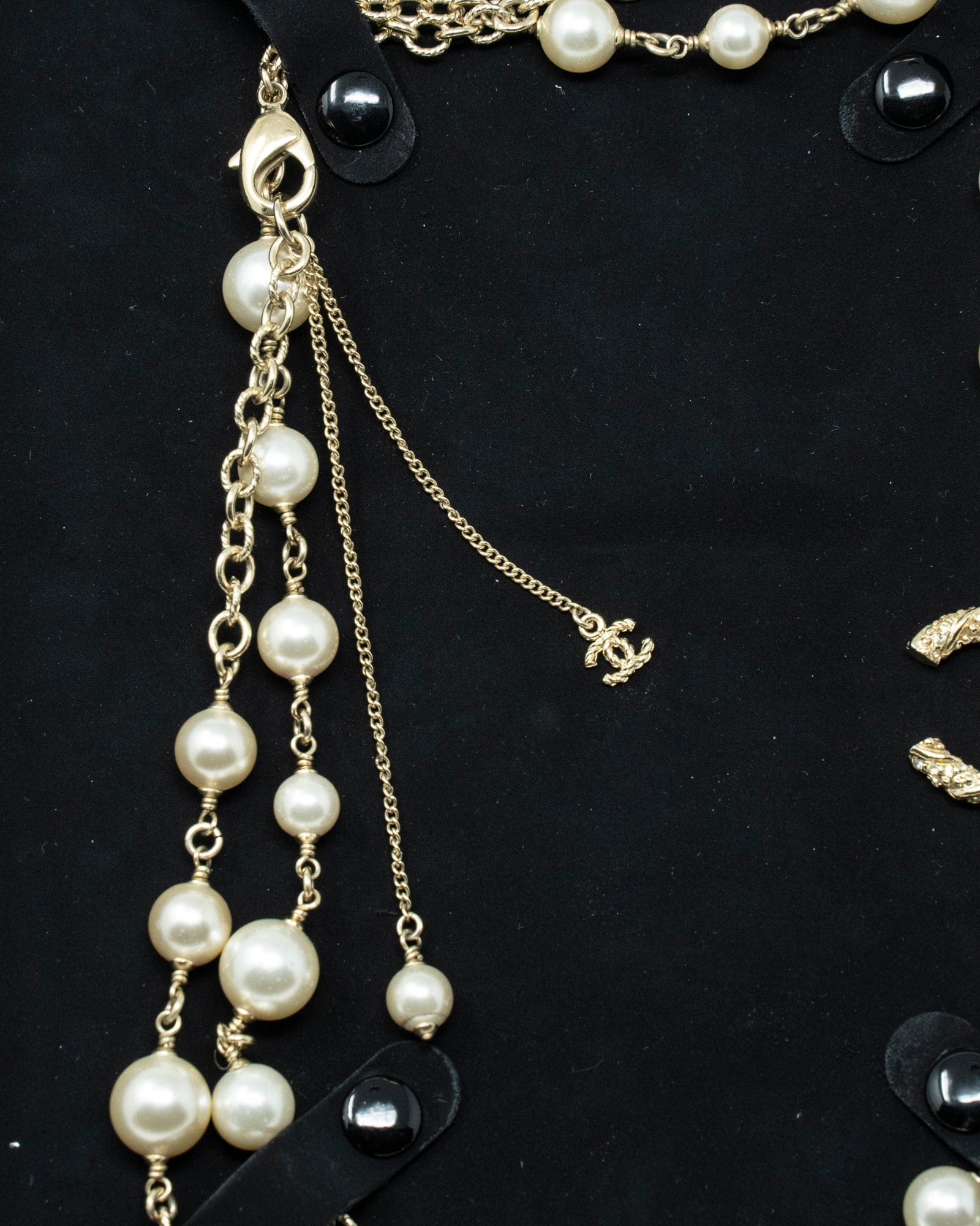 Chanel Chanel pearl necklace - AEL1028