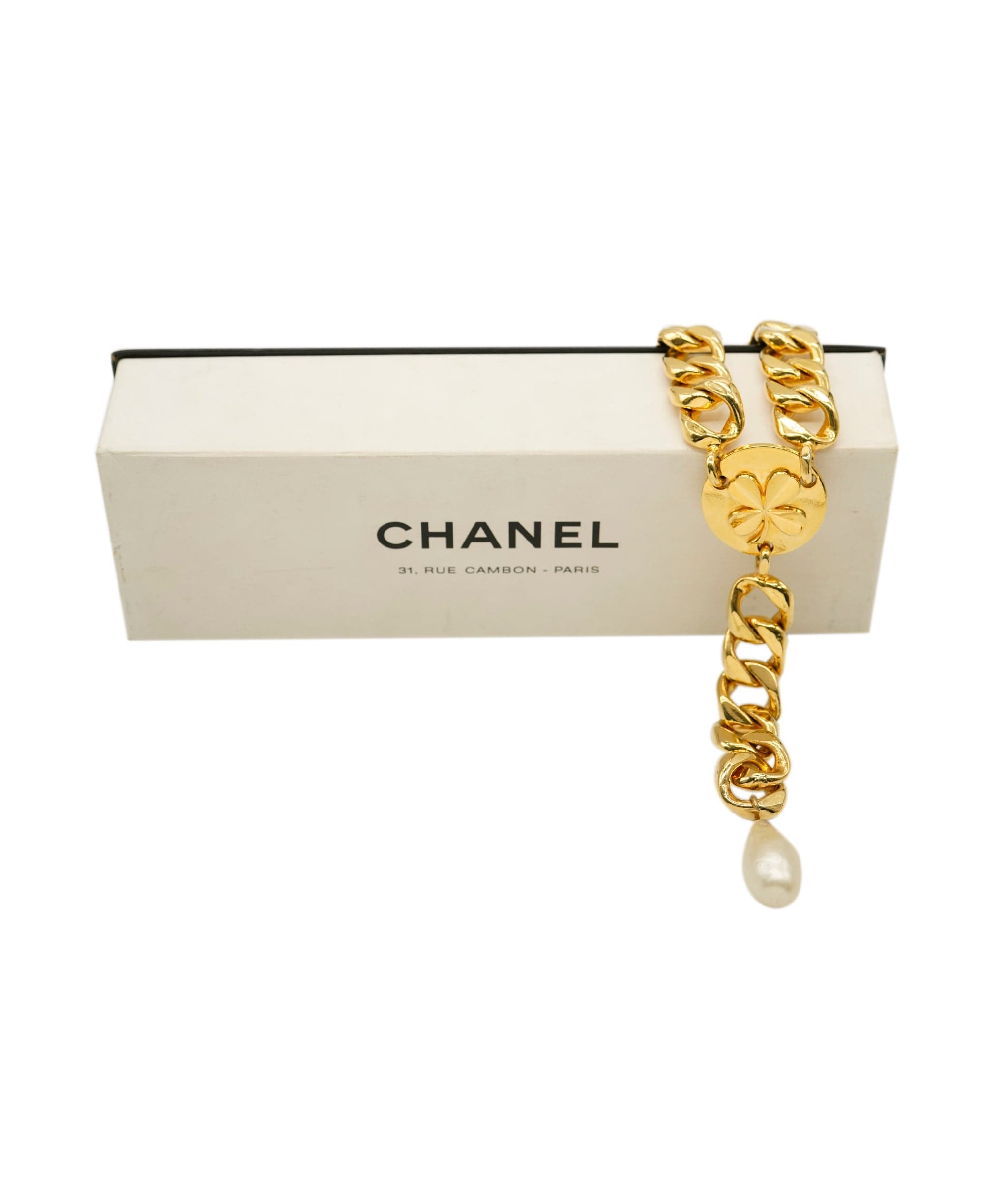 Chanel Chanel pearls and clover strass necklace ASL3530