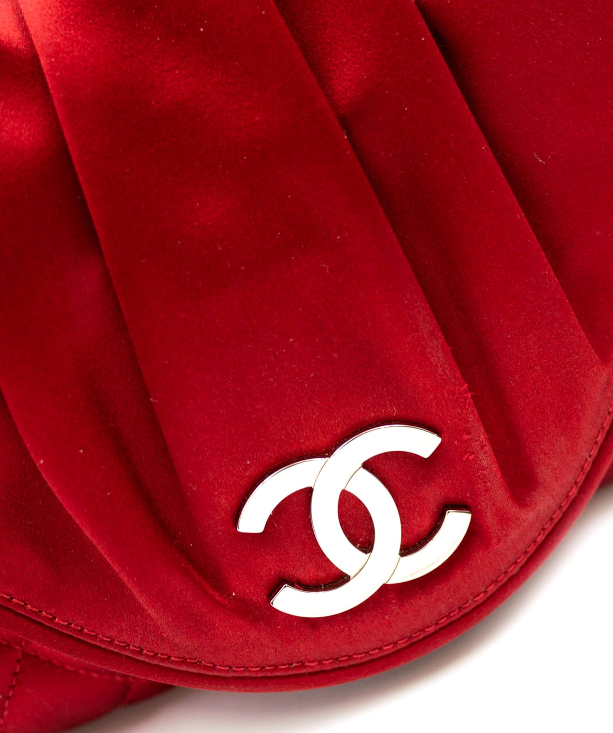 Chanel Chanel red satin clutch ASL4227