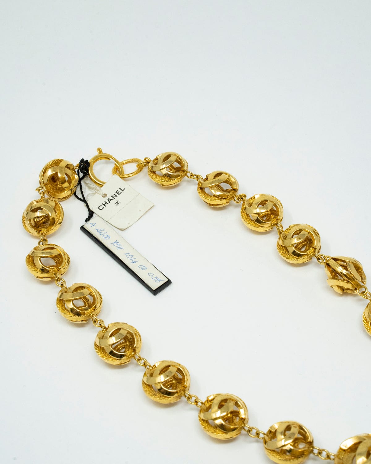 Chanel Chanel round CC ball logo necklace - AWL2595