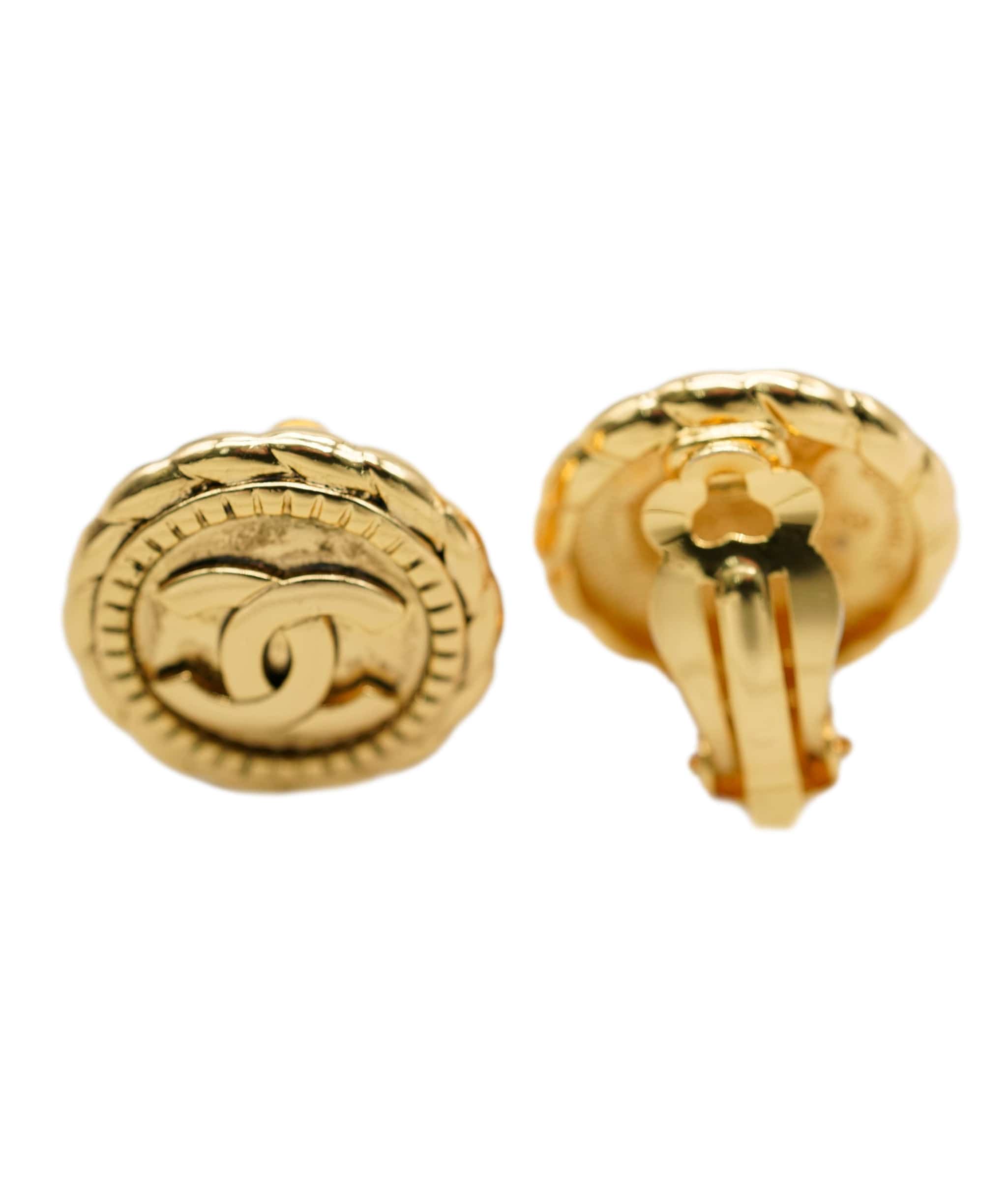 Chanel Chanel Round Clip Earrings ASL3568