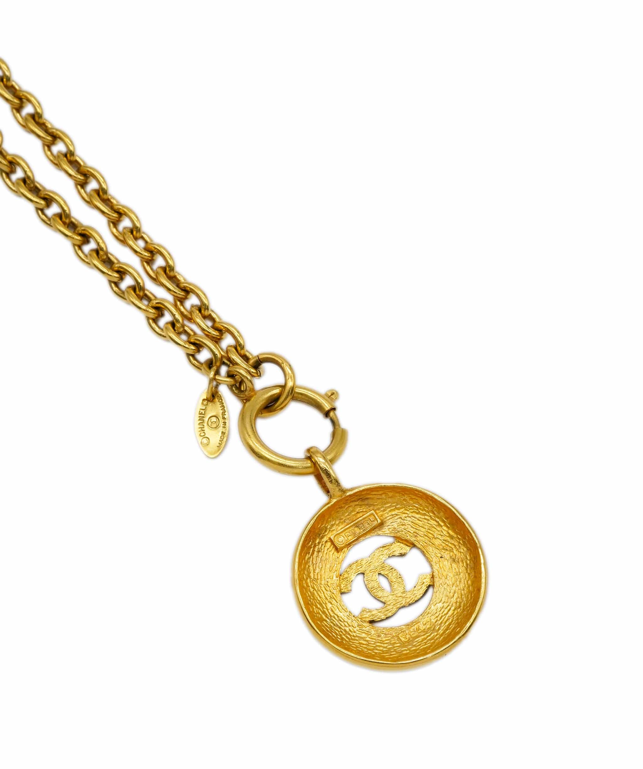 Chanel Chanel round sunburst CC logo necklace AEL1172