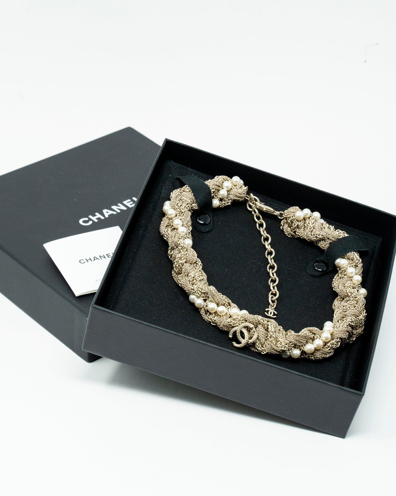 Chanel Chanel Silver & Pearl Chain Intwined Necklace - AGL1885