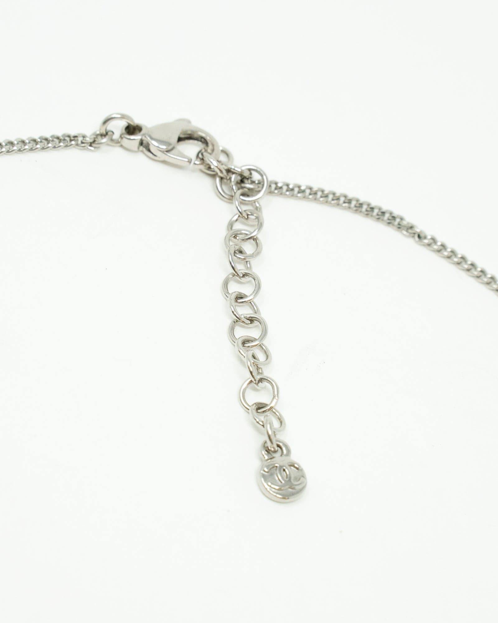 Chanel Chanel silver plated necklace with crystal pendant and CC logo. AJL0022