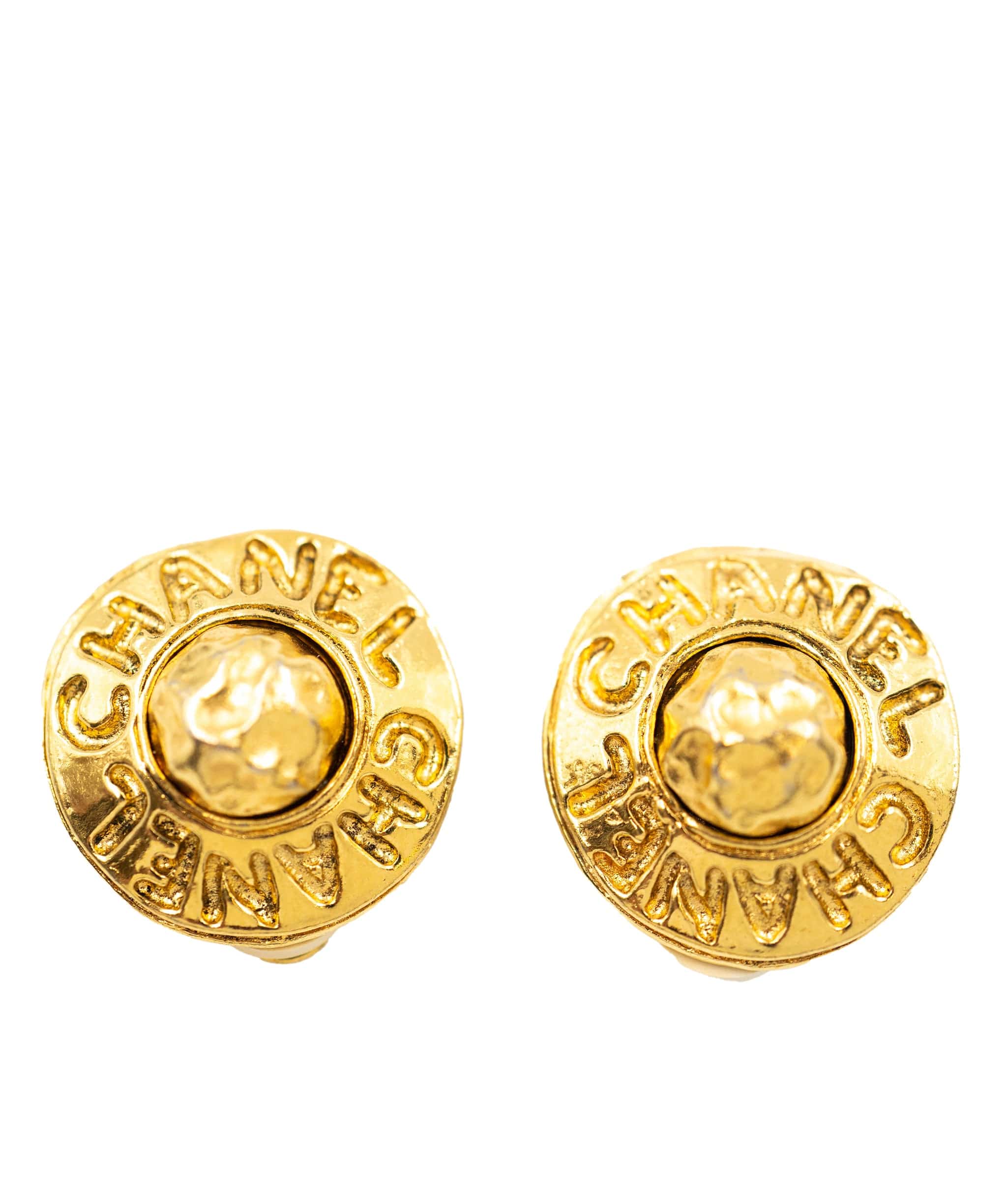 Chanel Chanel small round clip-on earrings with hammered centre and "CHANEL" embossed around AEL1062